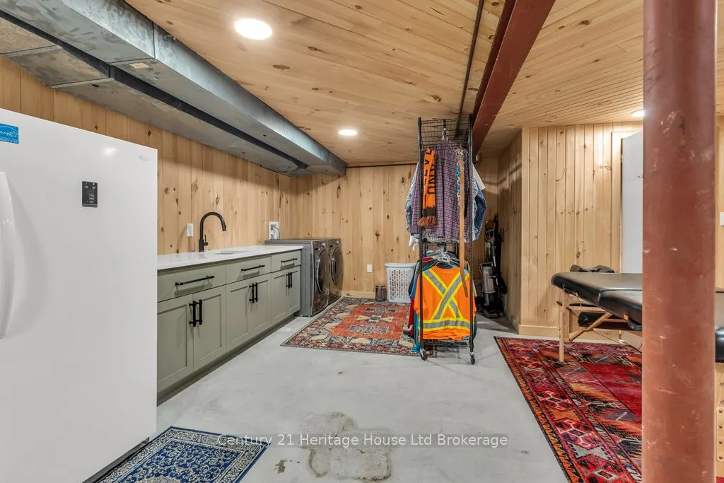 8 Tallwood Circle