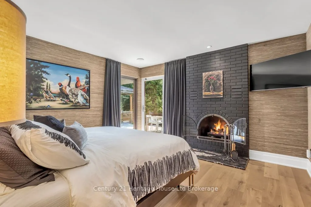 8 Tallwood Circle