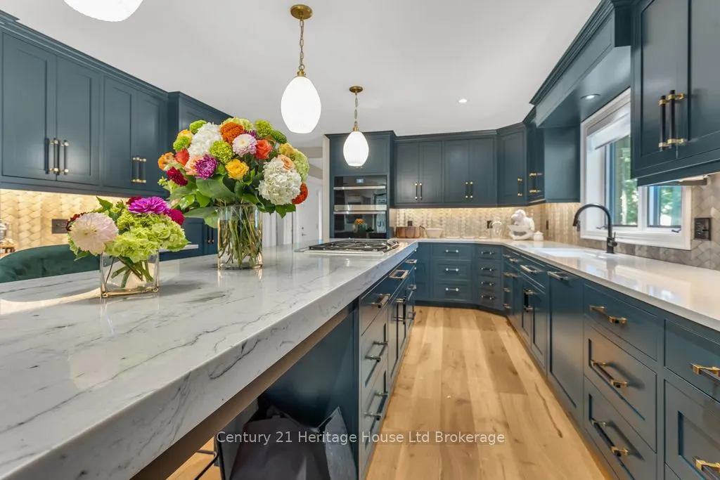 8 Tallwood Circle