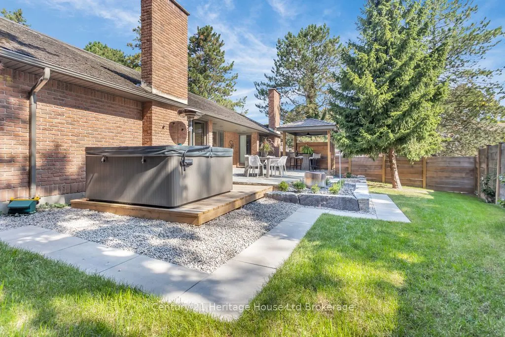 8 Tallwood Circle