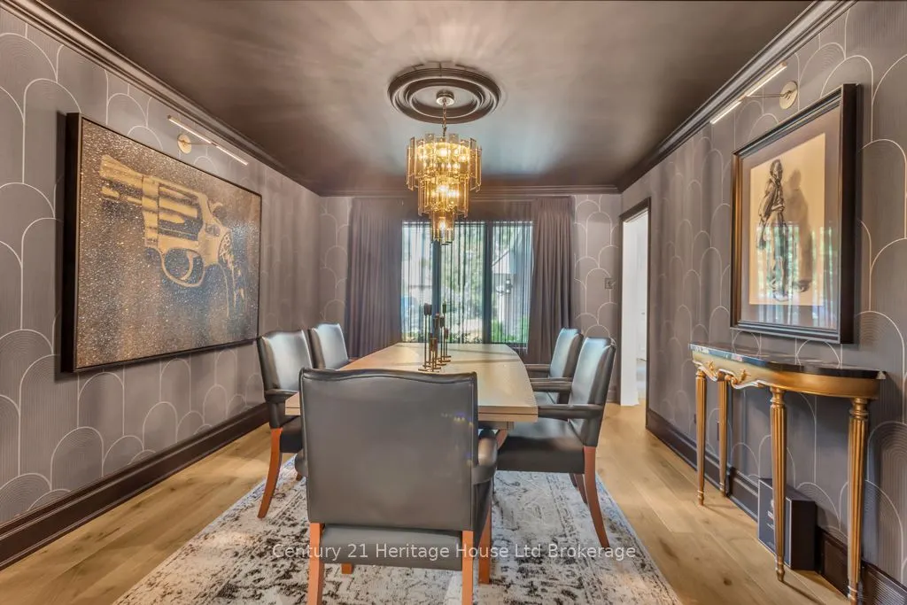 8 Tallwood Circle