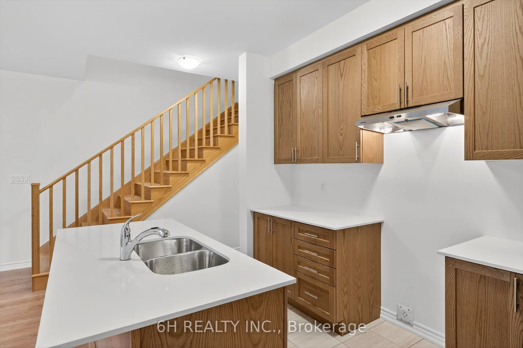 736 Carpenter Trail