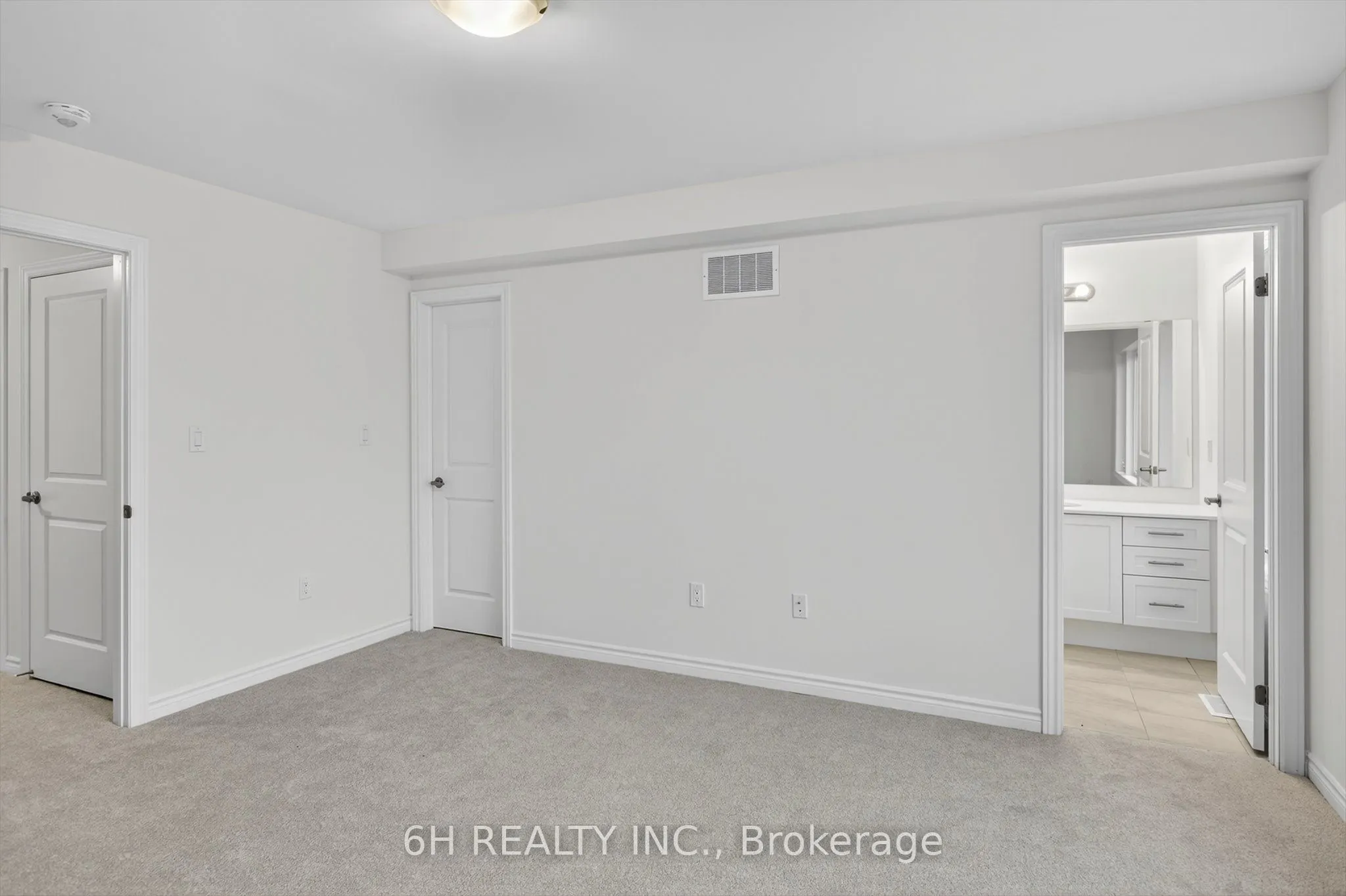 736 Carpenter Trail