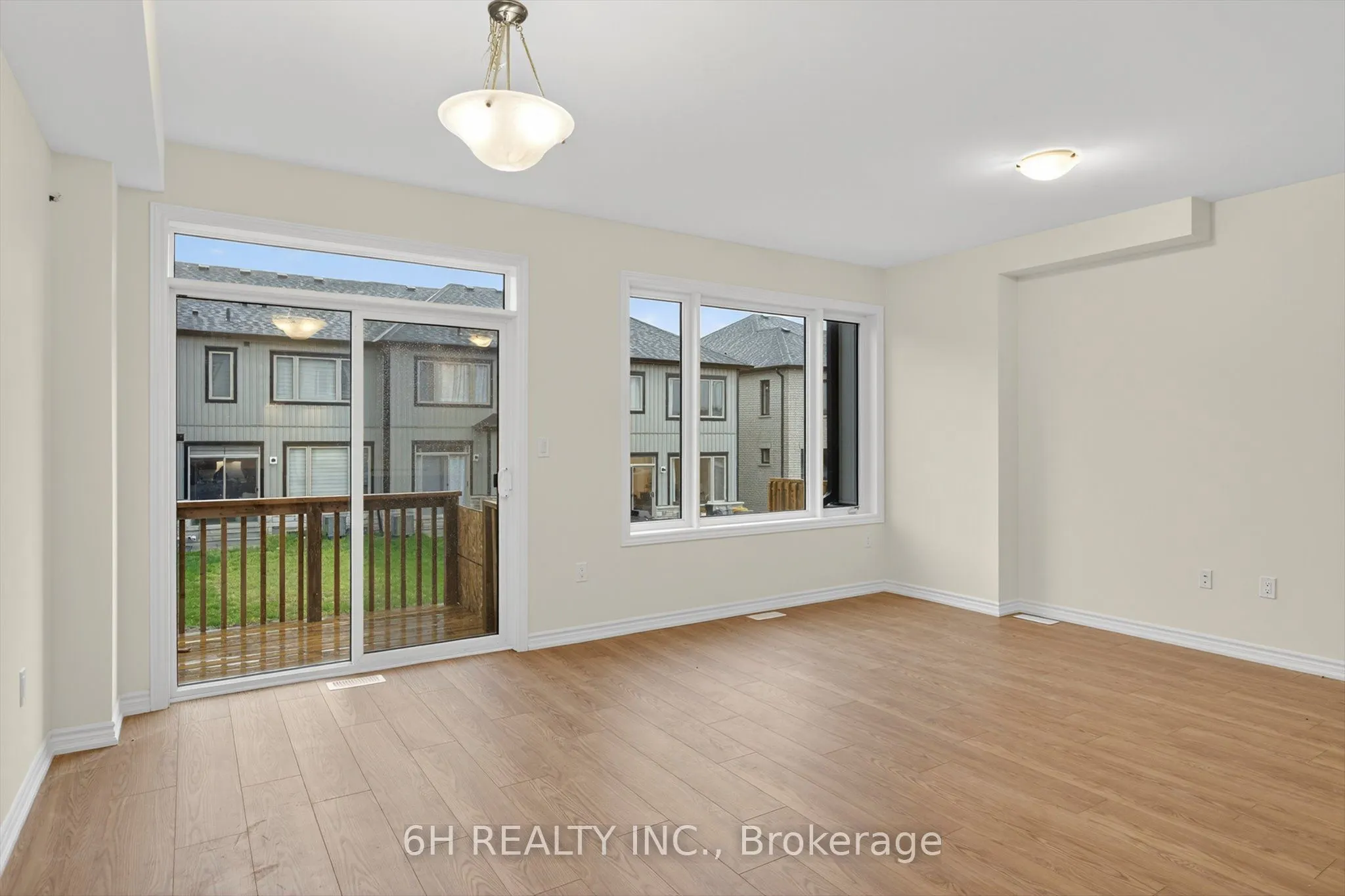 736 Carpenter Trail