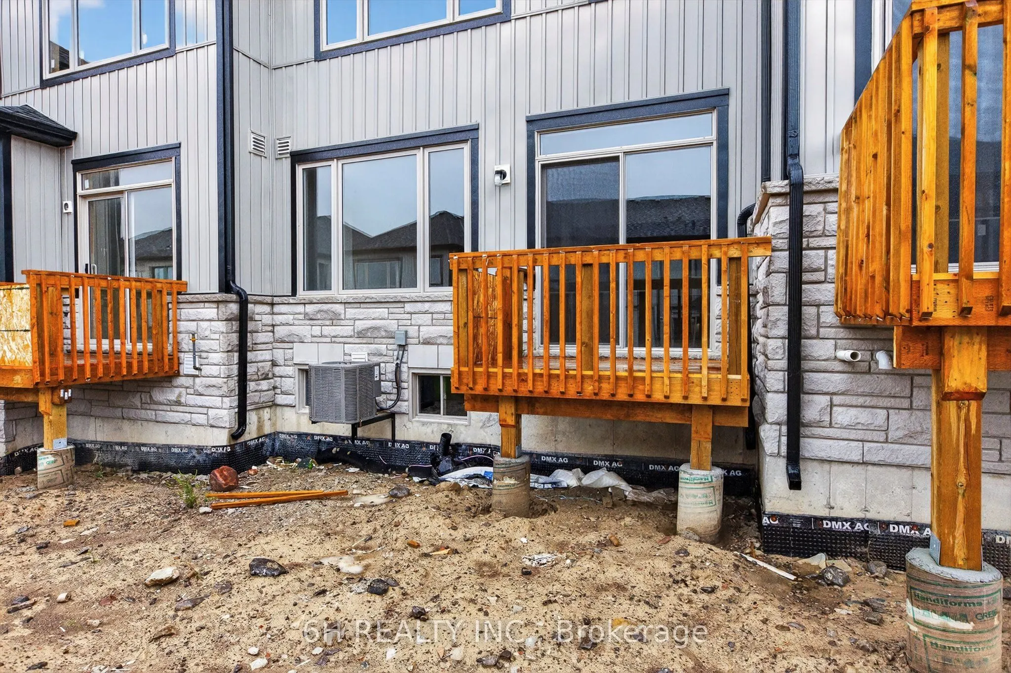 736 Carpenter Trail