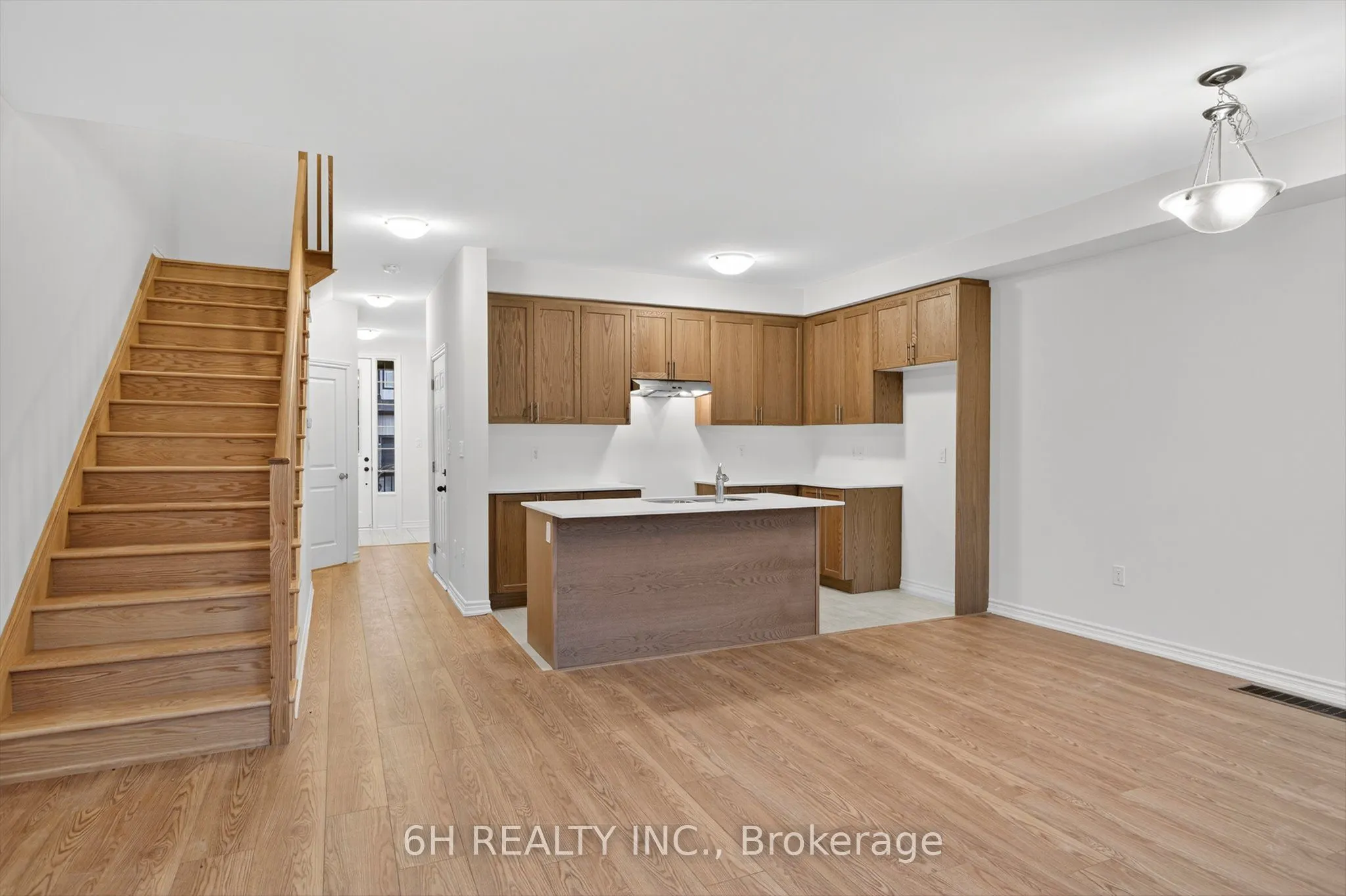 736 Carpenter Trail