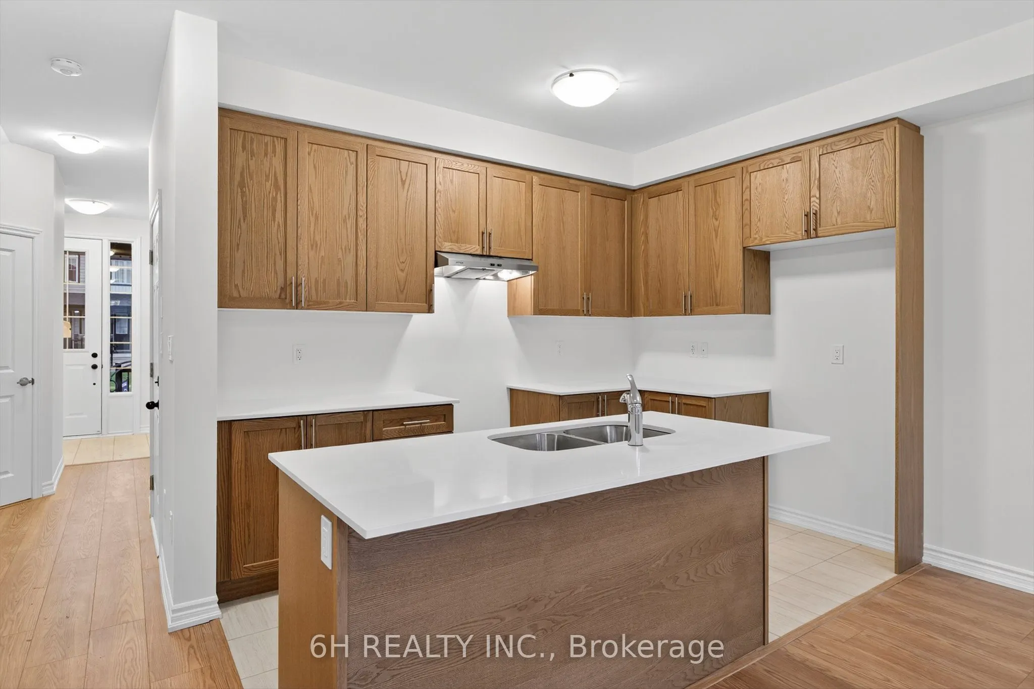 736 Carpenter Trail