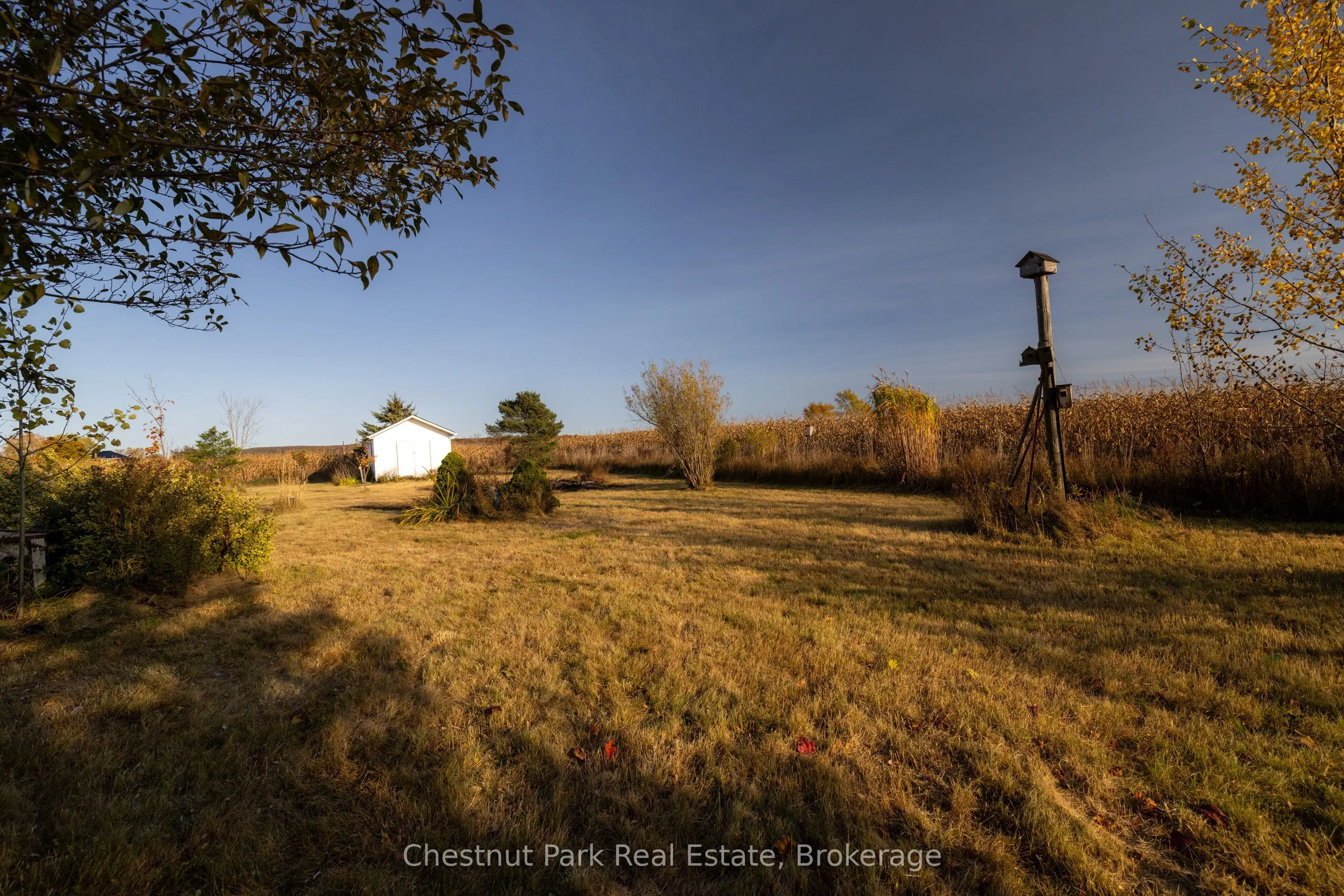 324310 SIDEROAD 27 Road