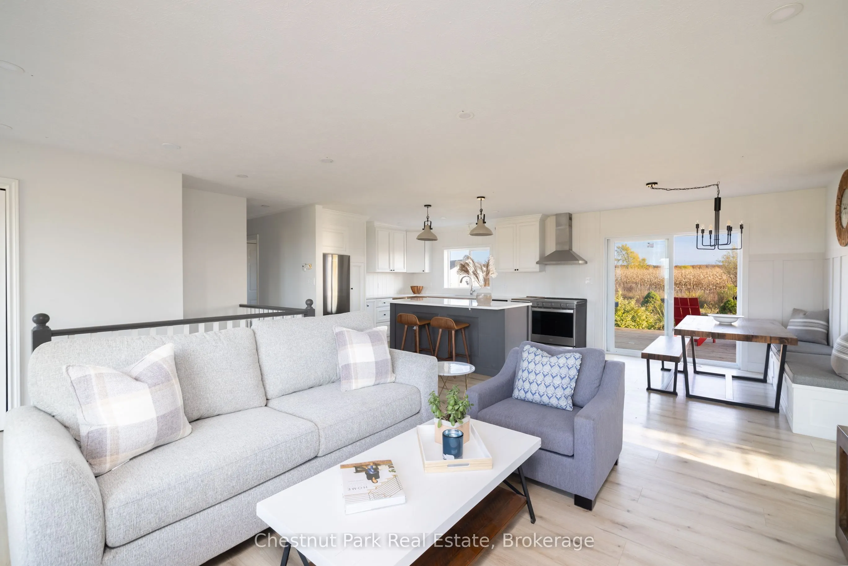 324310 SIDEROAD 27 Road
