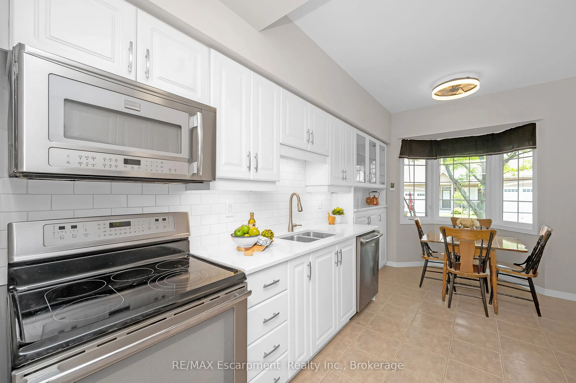 212 Stonehenge Drive, #18