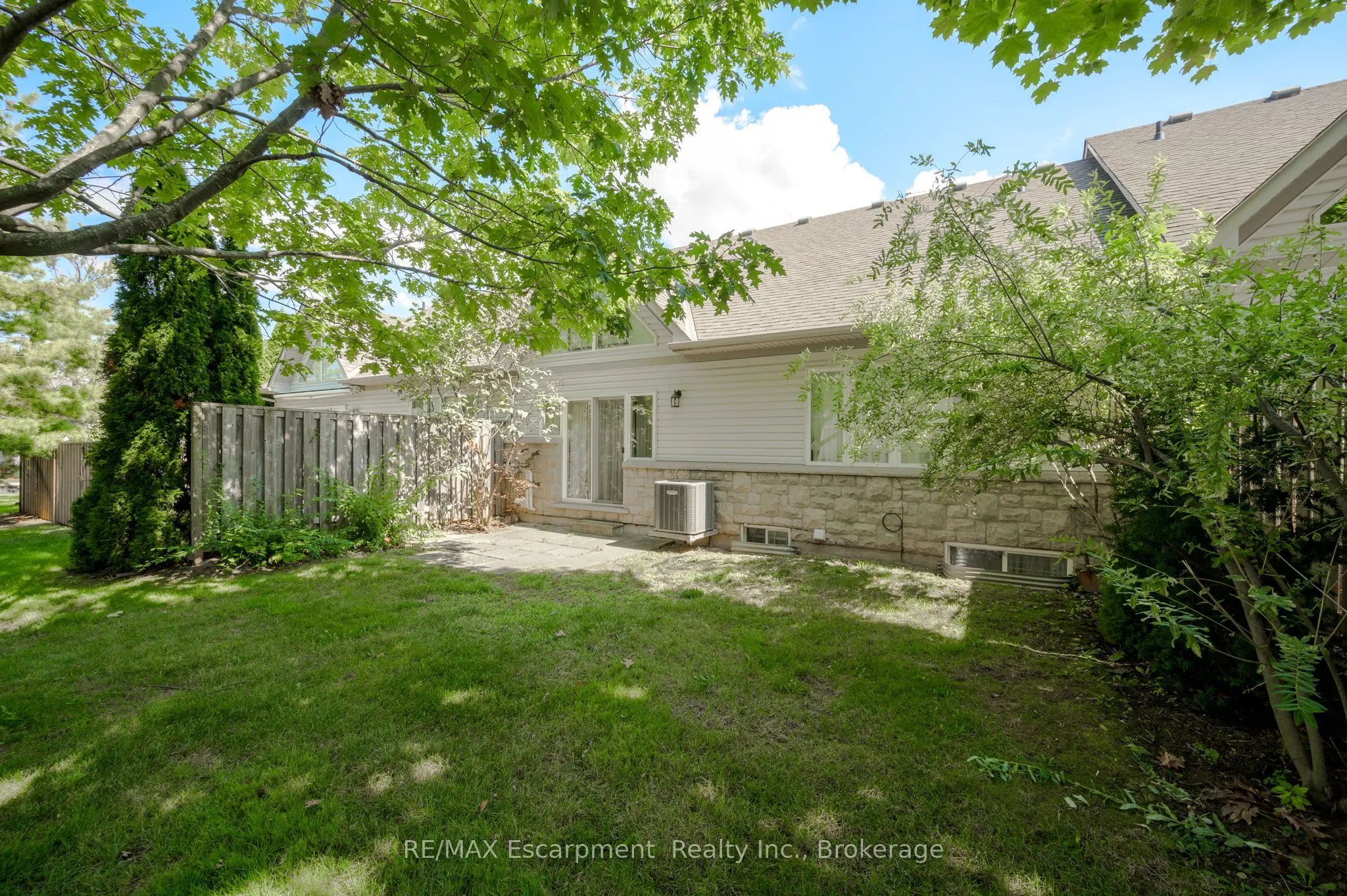 212 Stonehenge Drive, #18