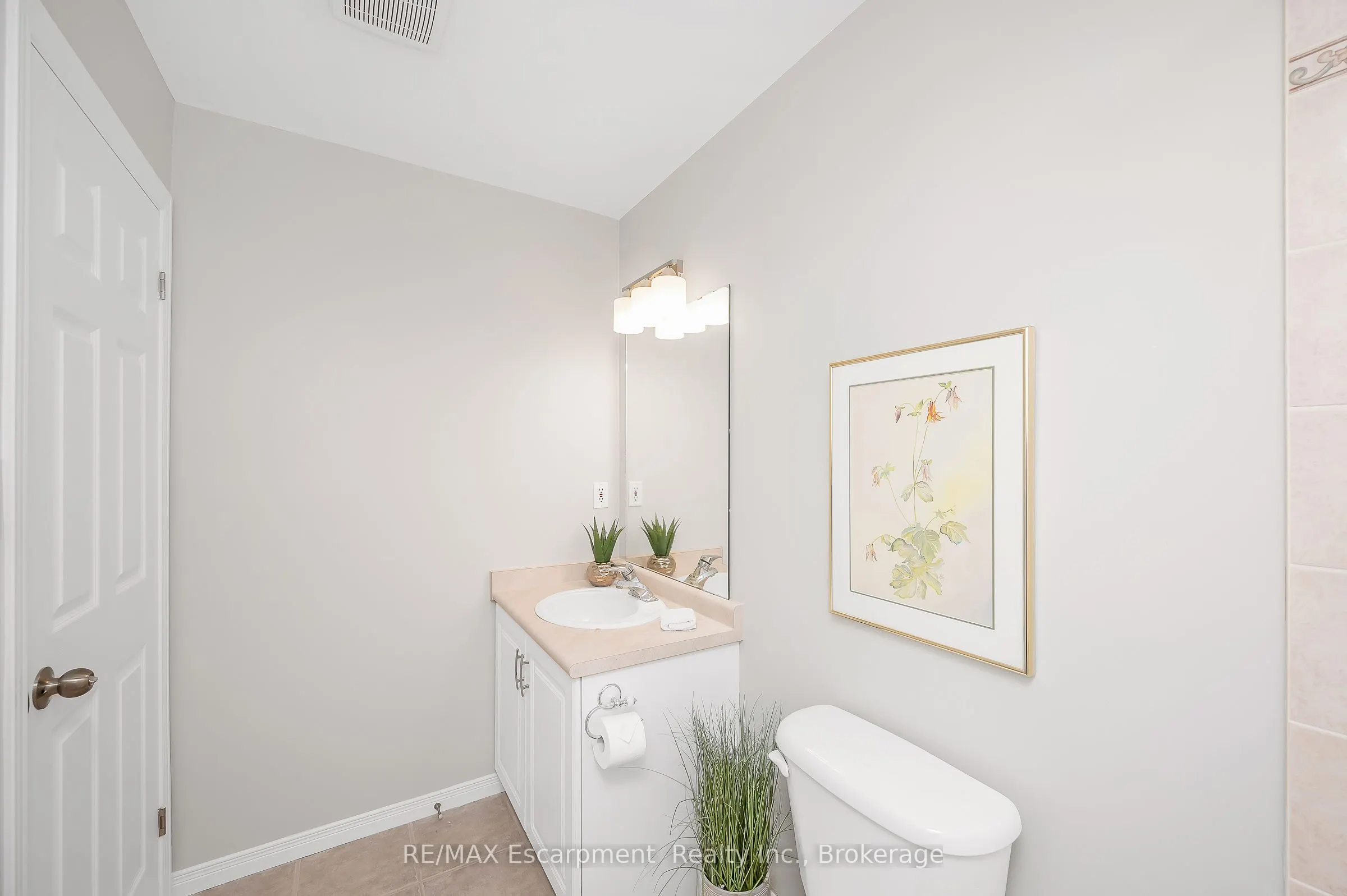 212 Stonehenge Drive, #18
