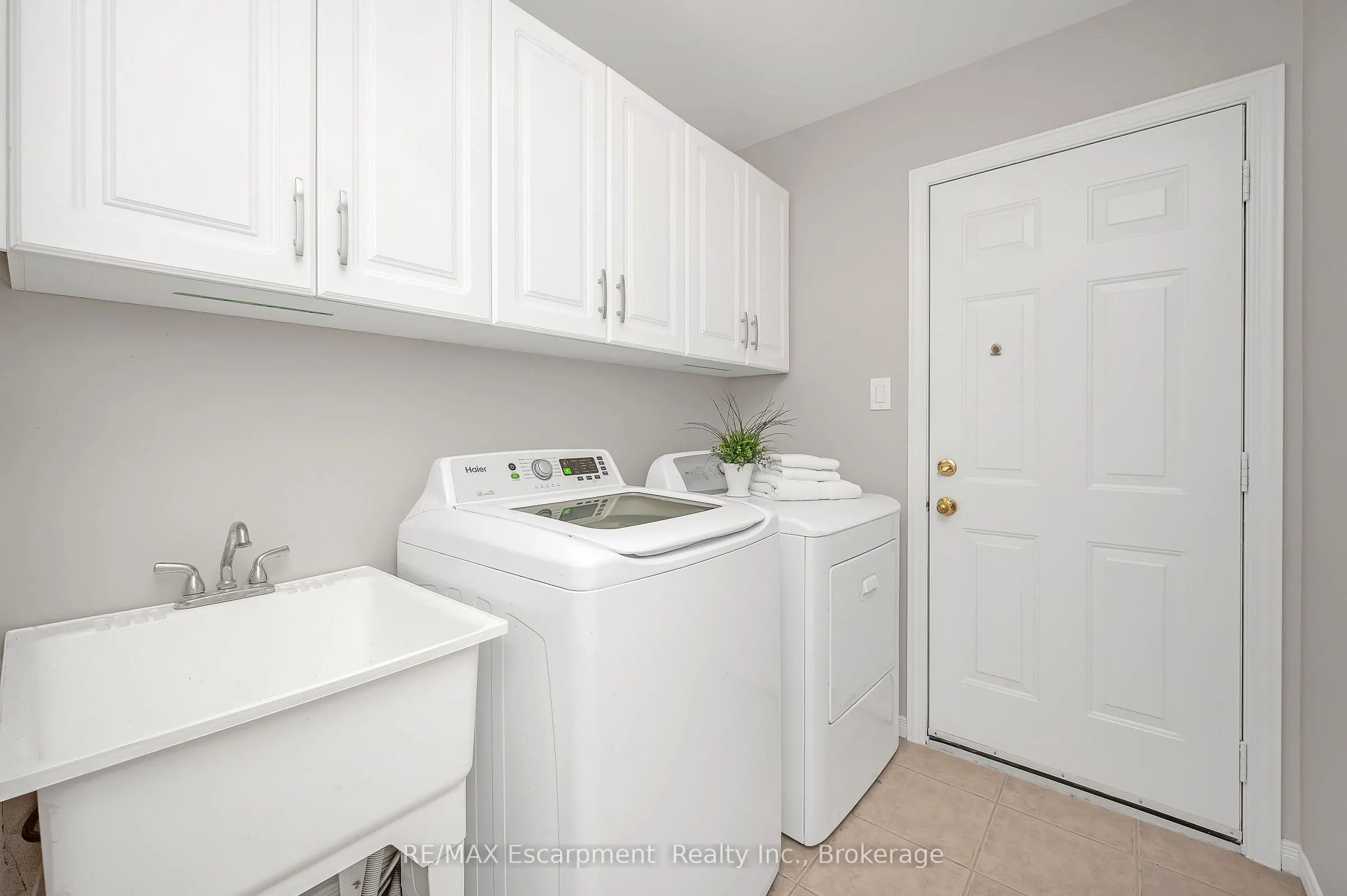212 Stonehenge Drive, #18