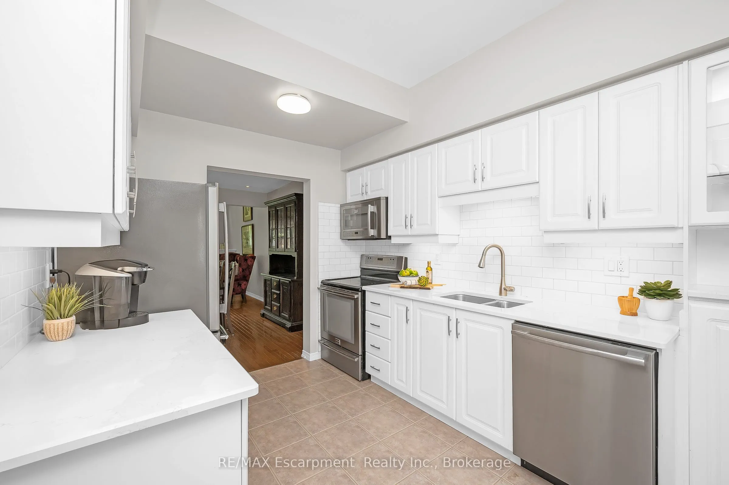 212 Stonehenge Drive, #18