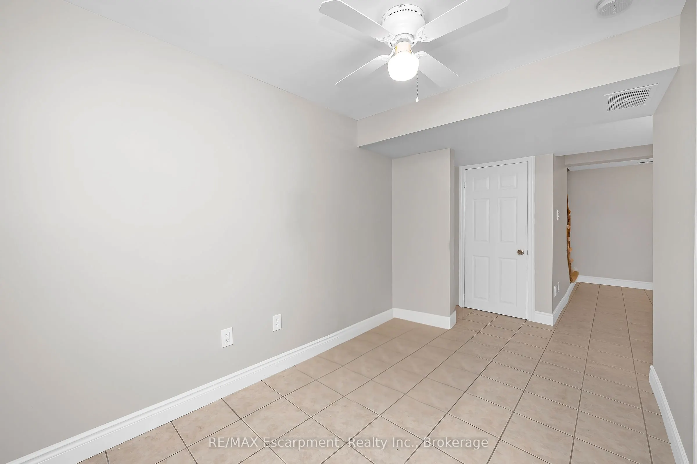 212 Stonehenge Drive, #18