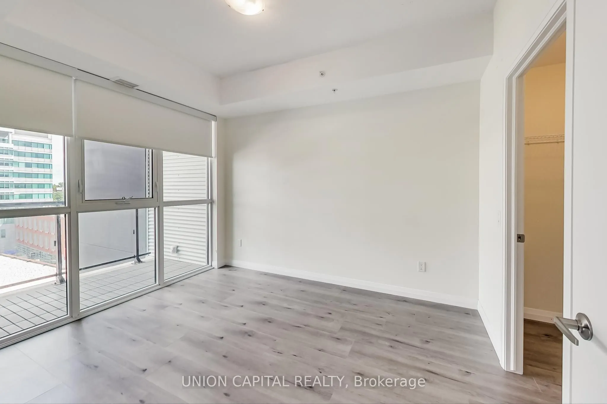 60 Charles Street W, #801