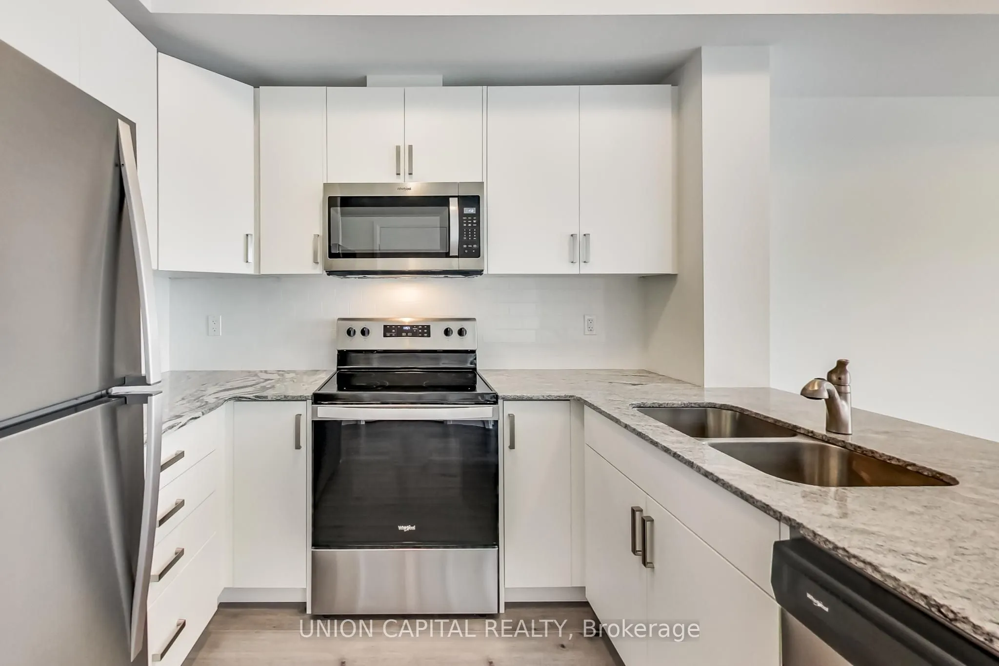 60 Charles Street W, #801