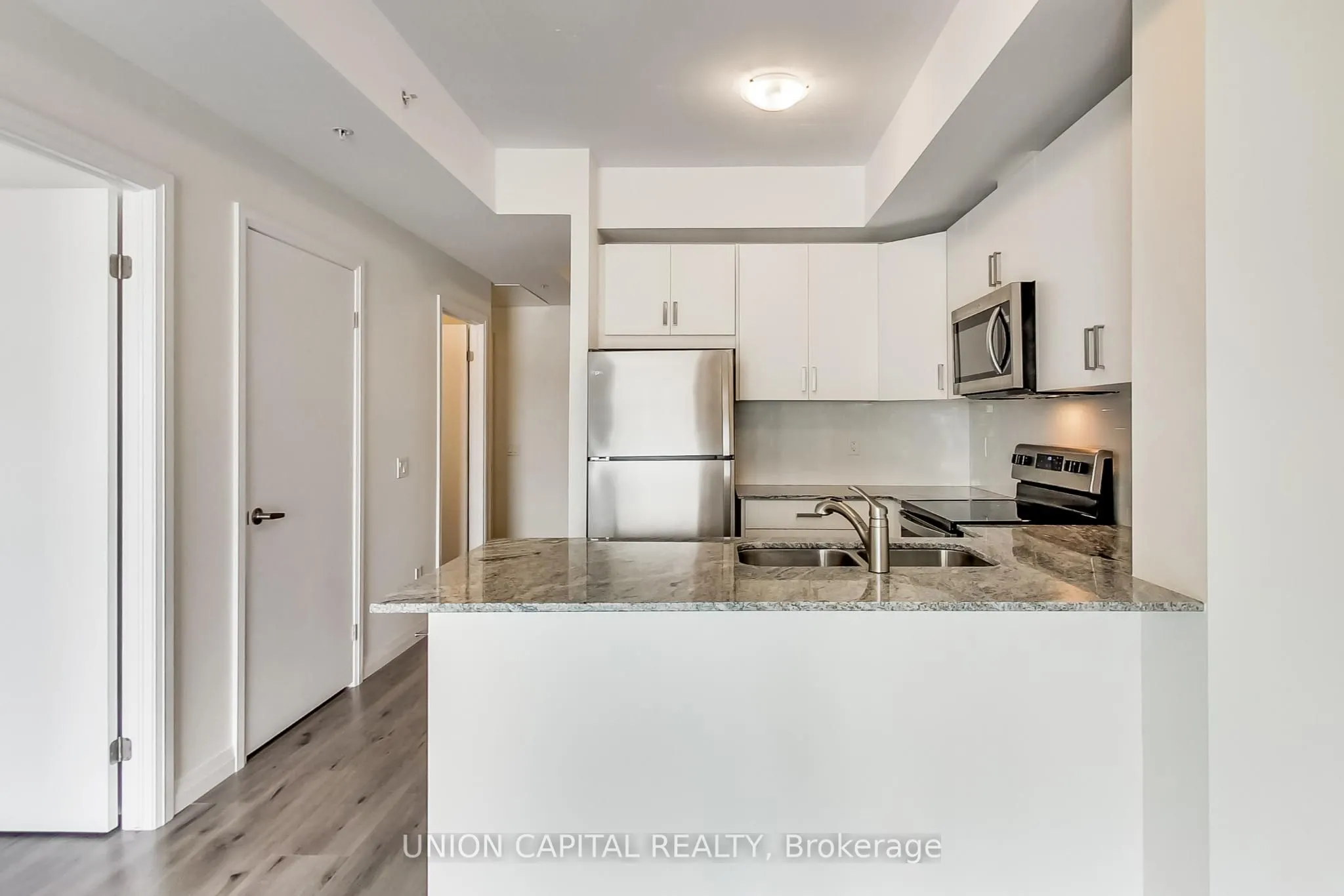60 Charles Street W, #801