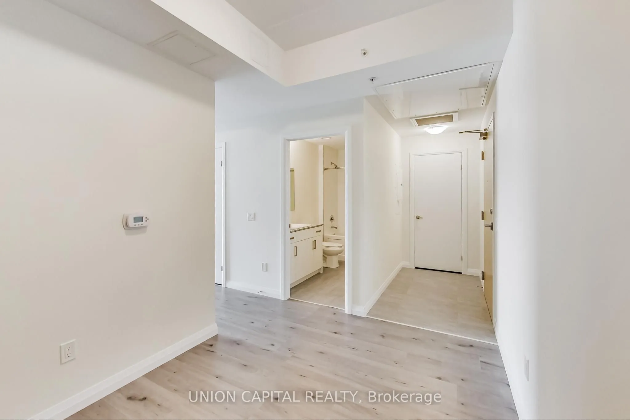 60 Charles Street W, #801