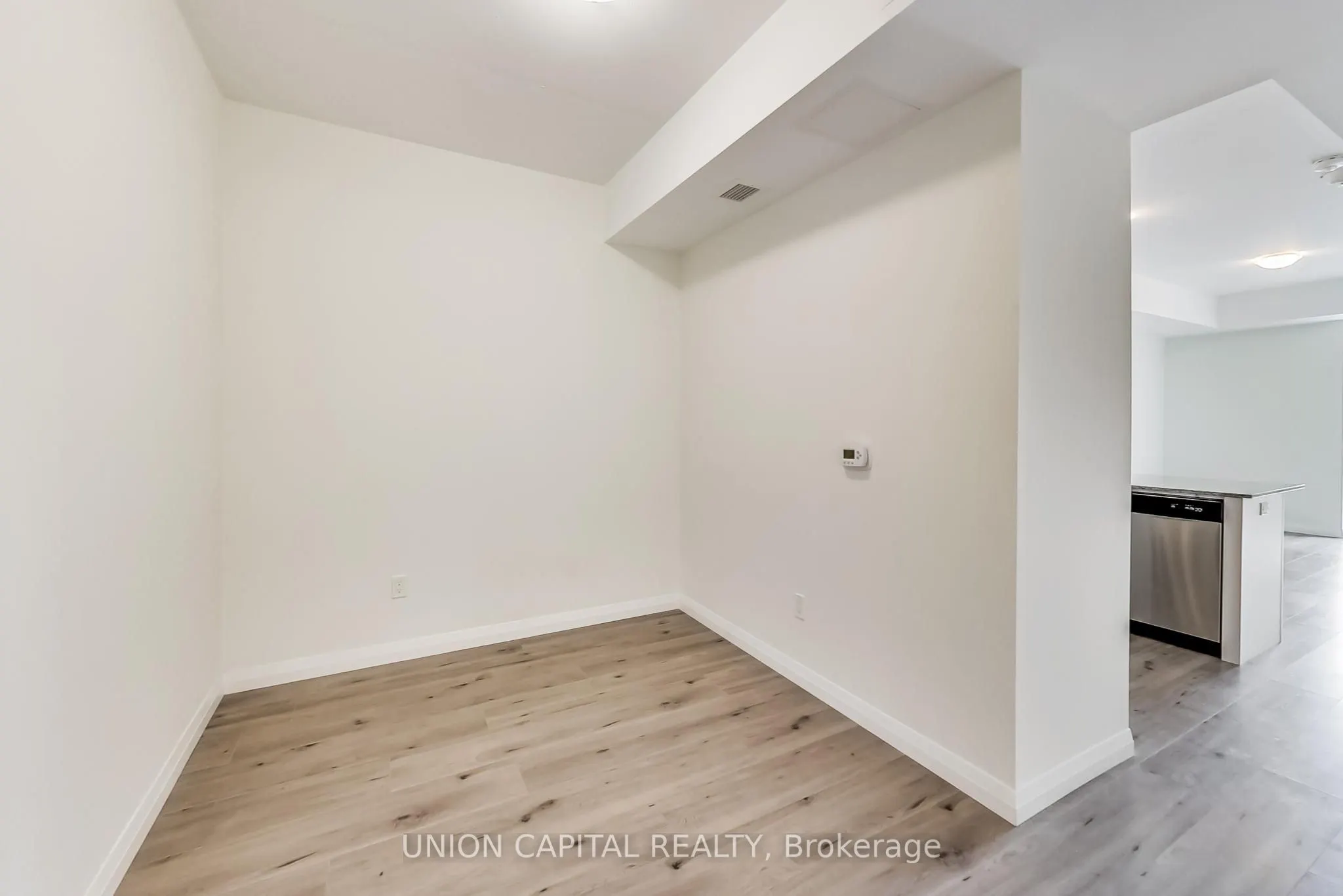 60 Charles Street W, #801