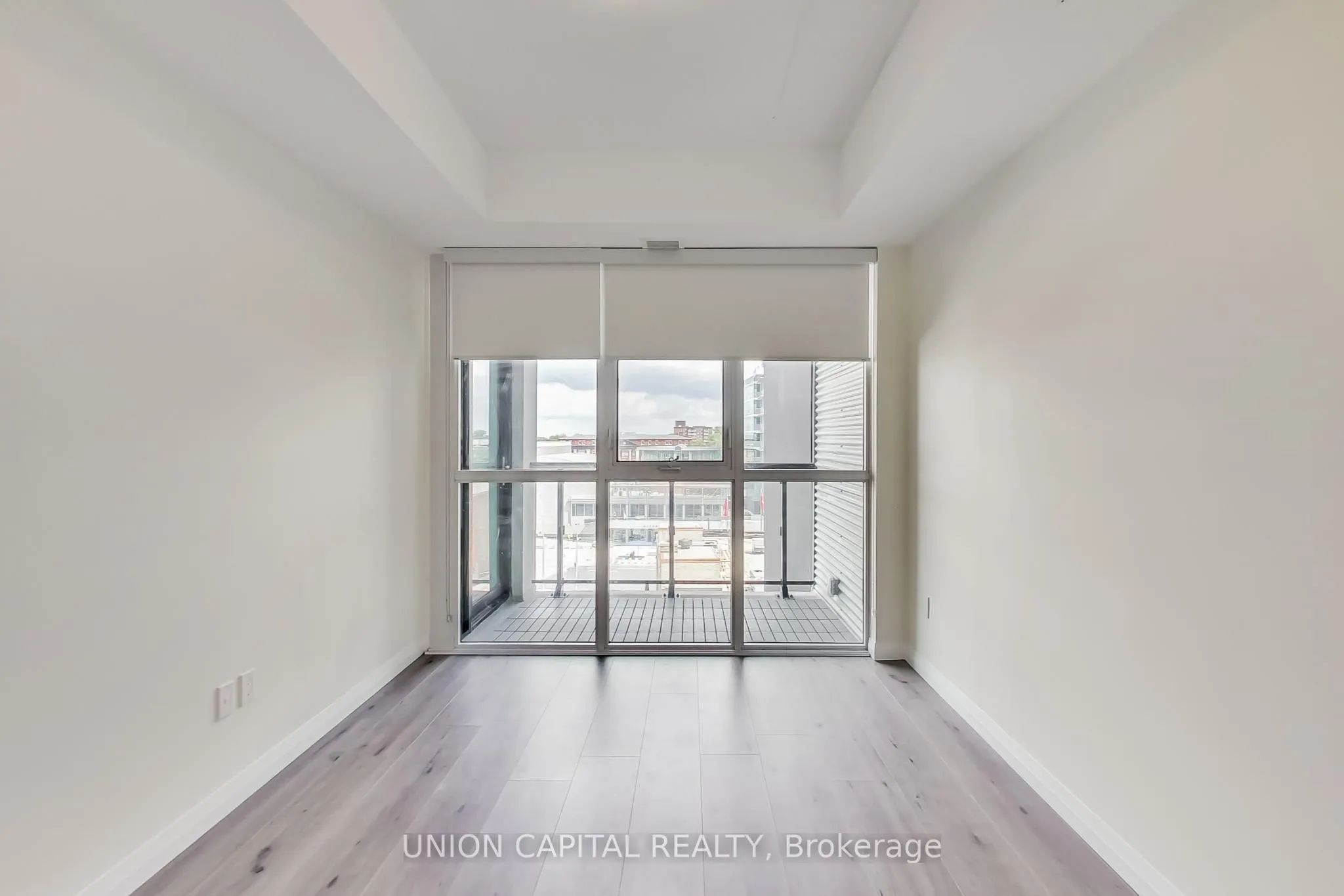 60 Charles Street W, #801