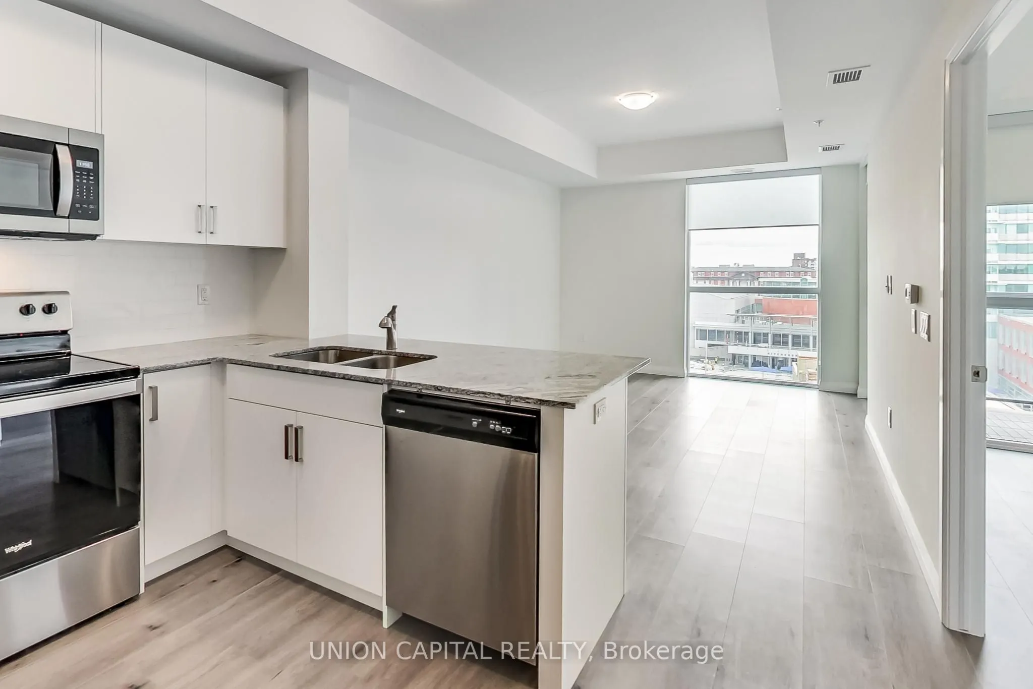 60 Charles Street W, #801
