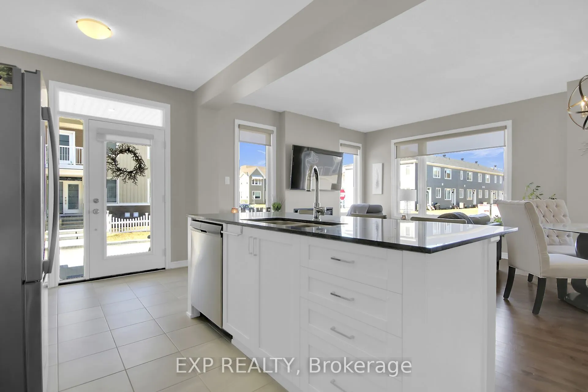 814 Bascule Place