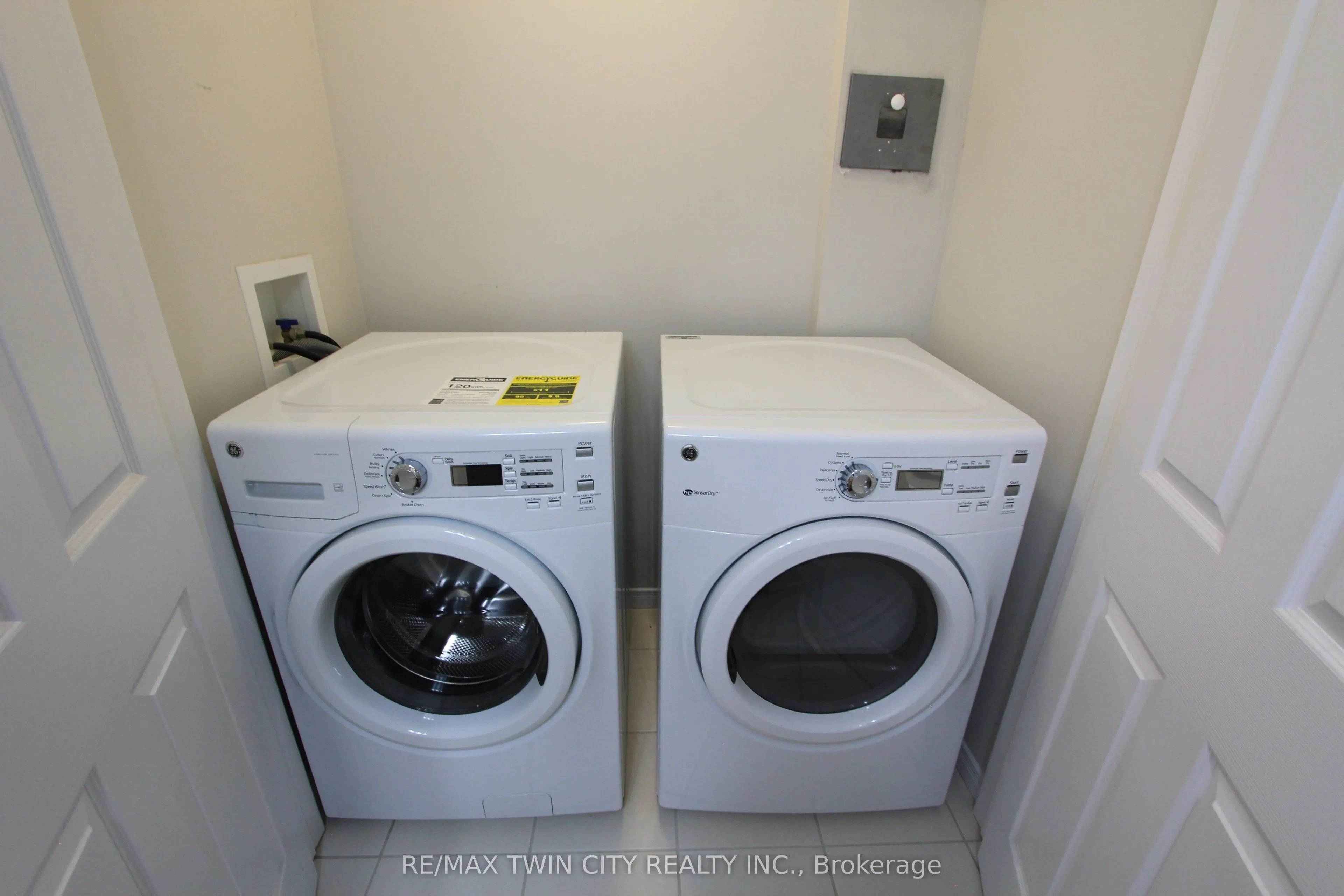 255 Maitland Street, #3E