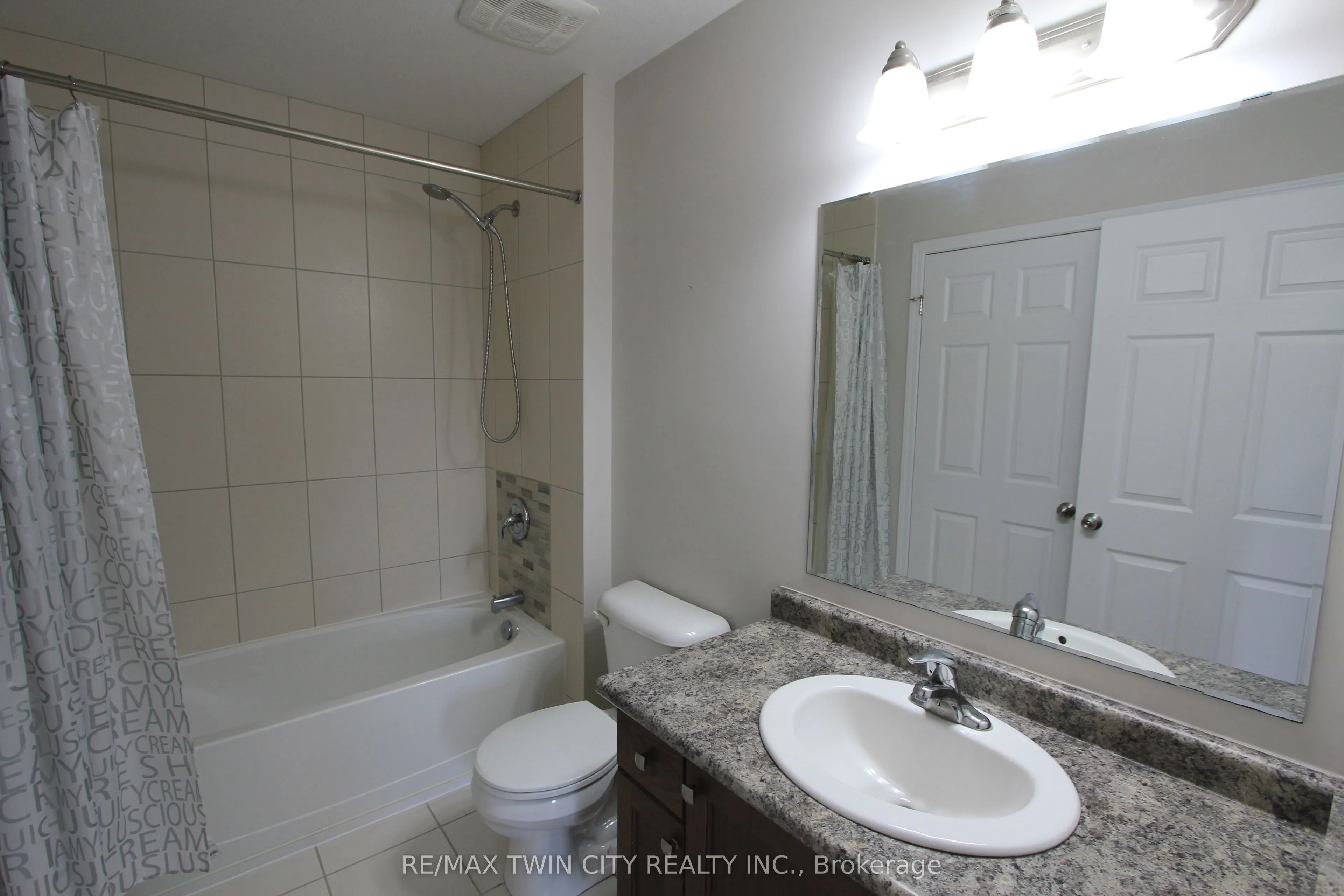 255 Maitland Street, #3E