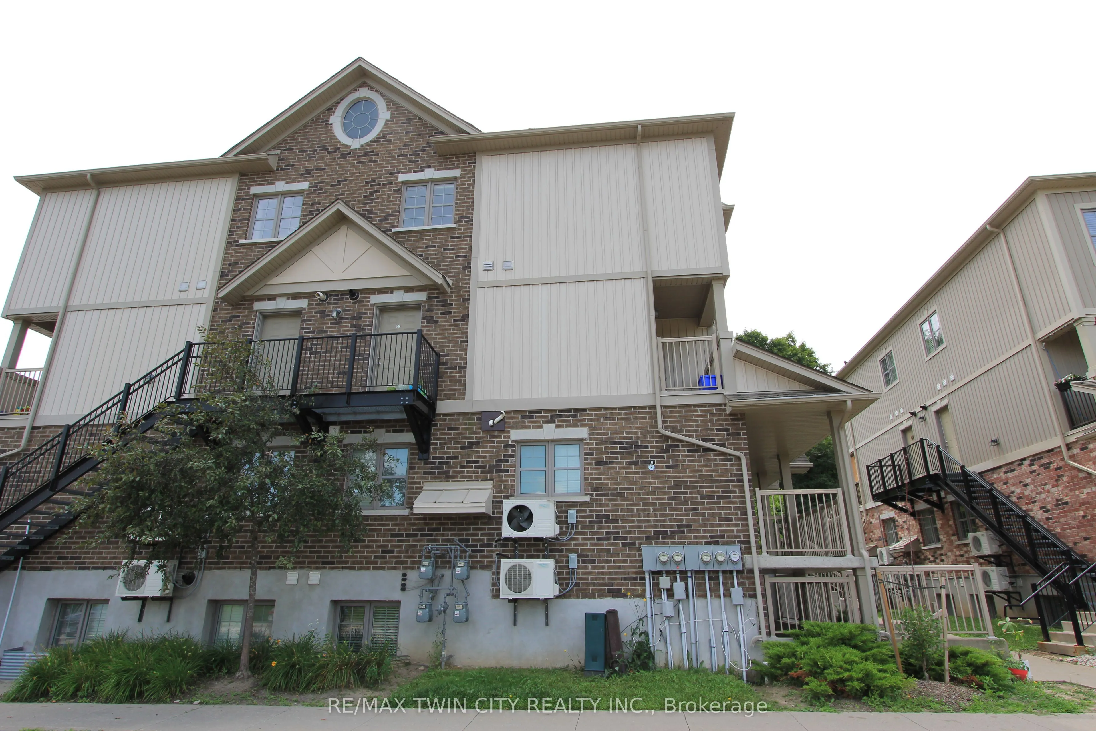 255 Maitland Street, #3E