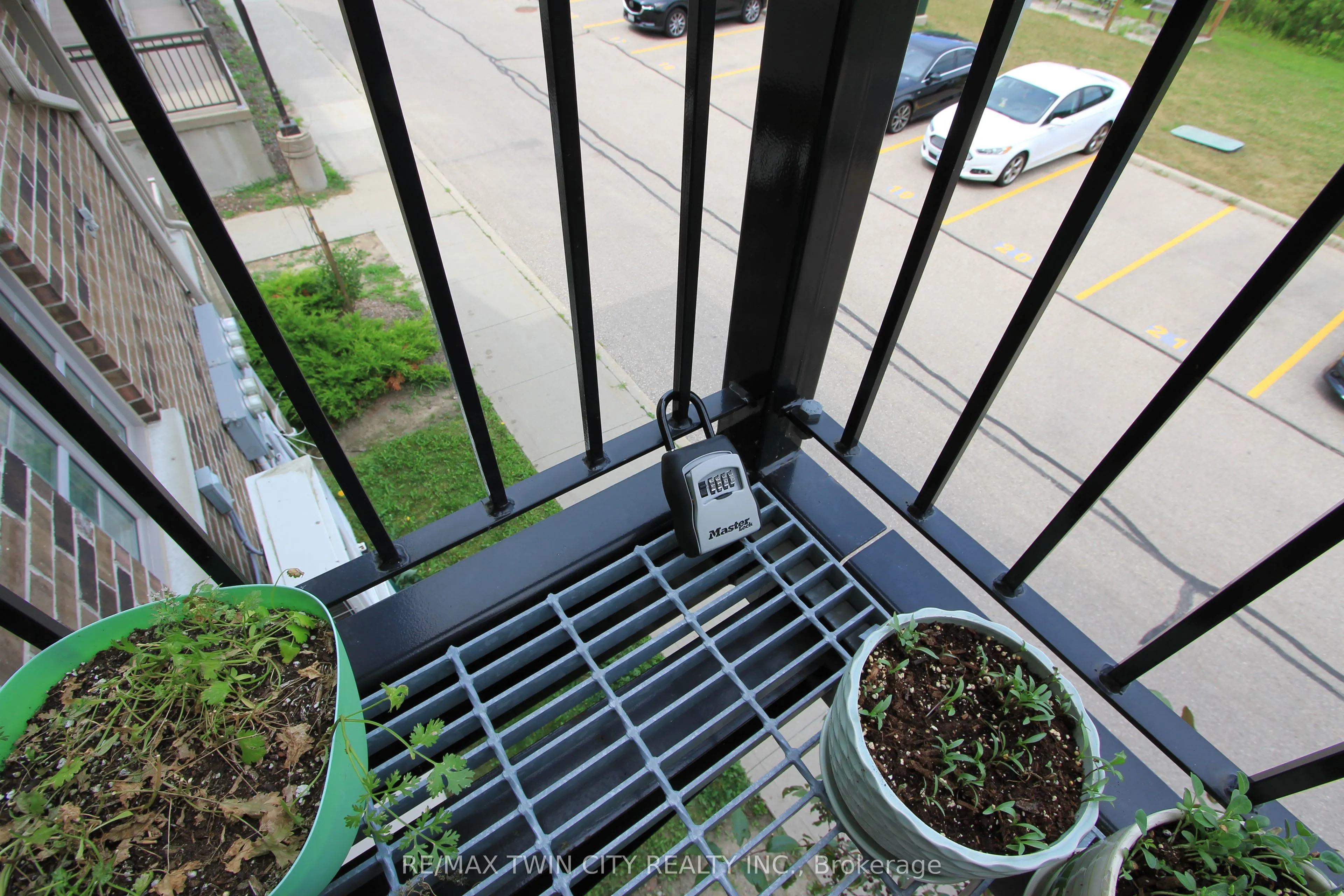 255 Maitland Street, #3E