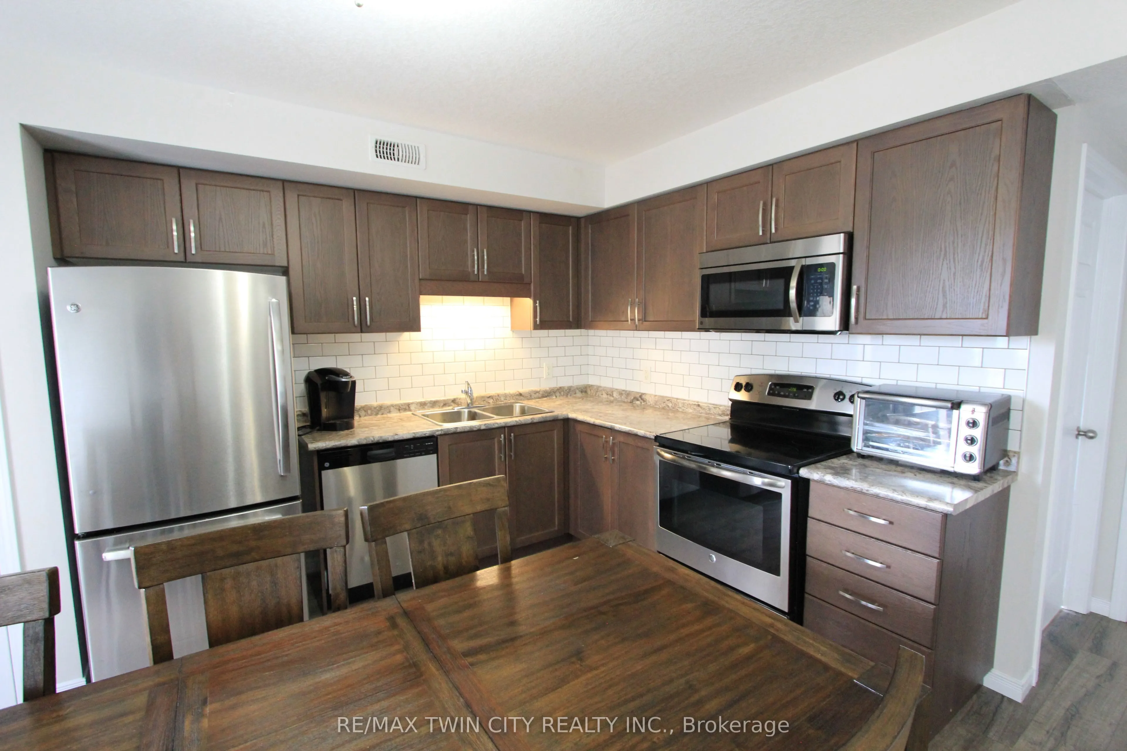 255 Maitland Street, #3E