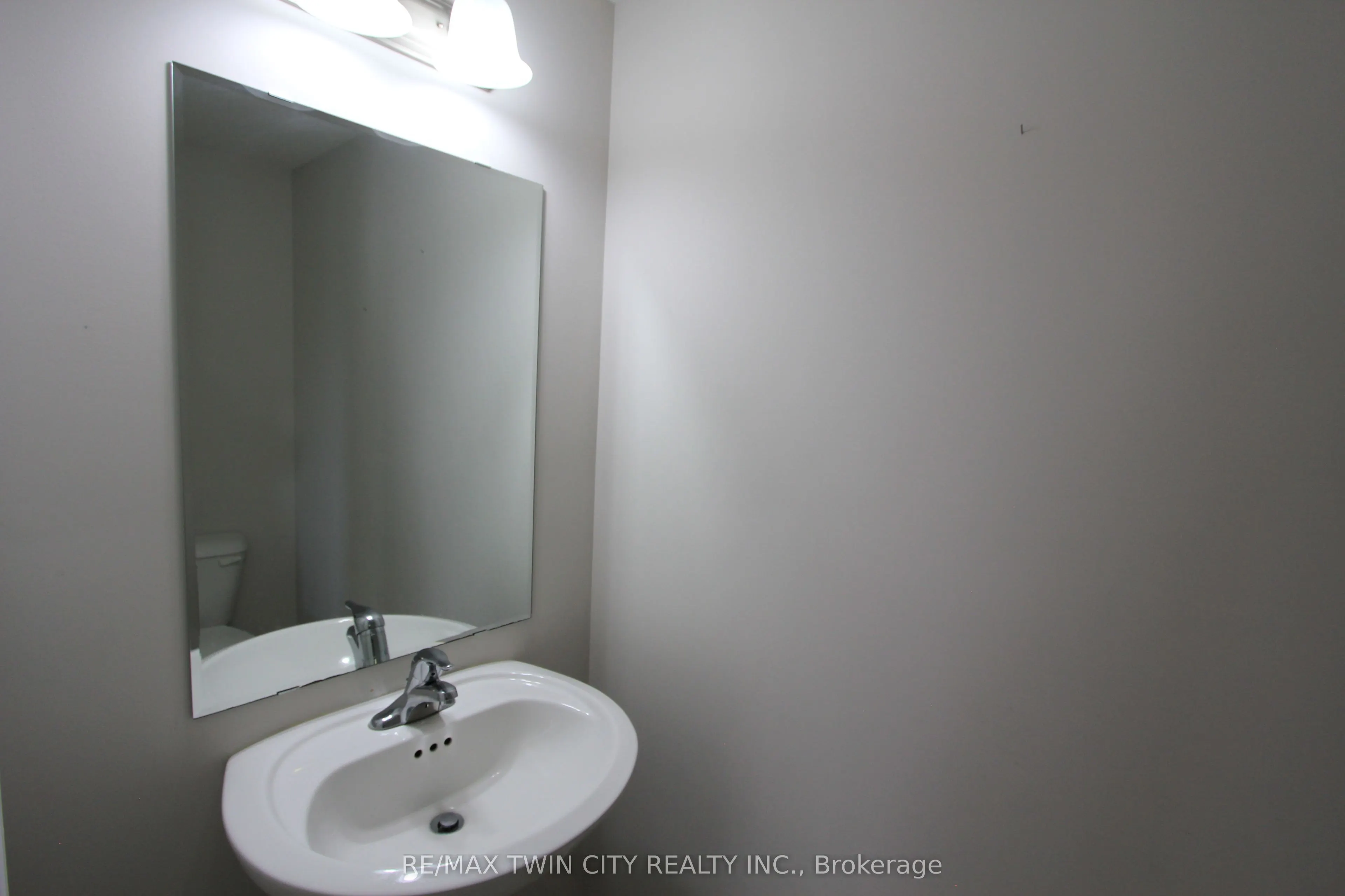 255 Maitland Street, #3E