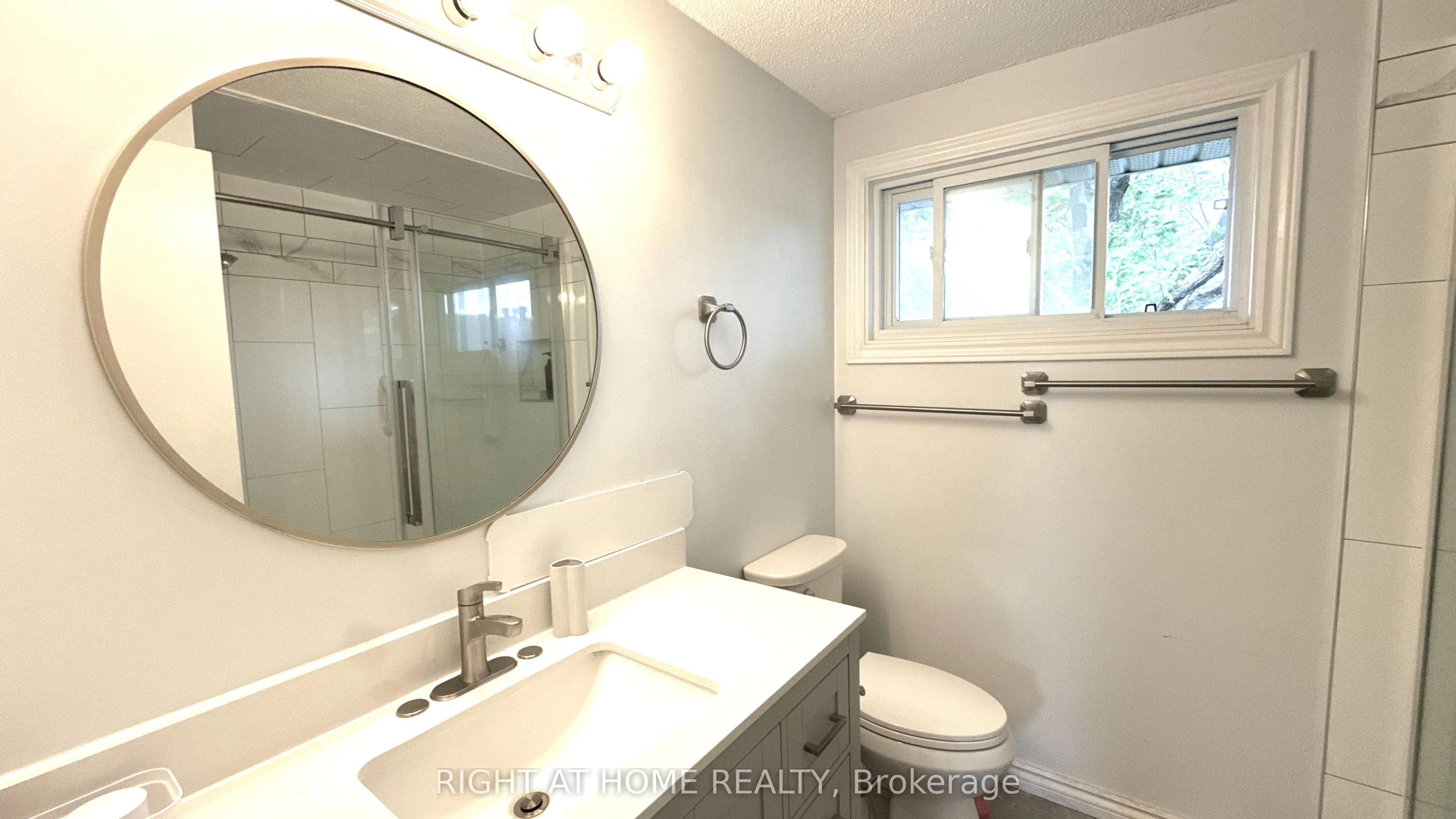 475 MOODIE Drive, #E