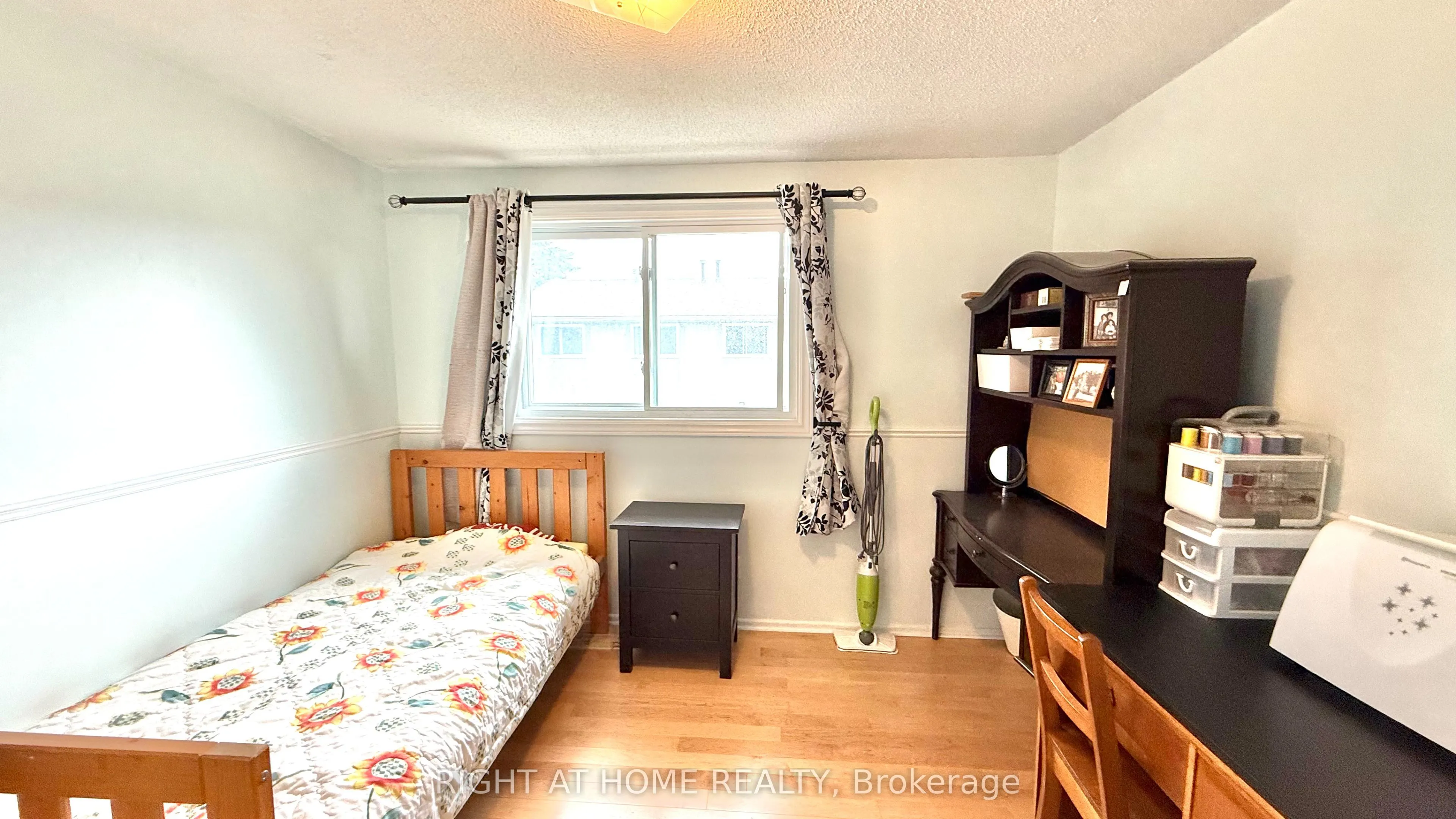 475 MOODIE Drive, #E