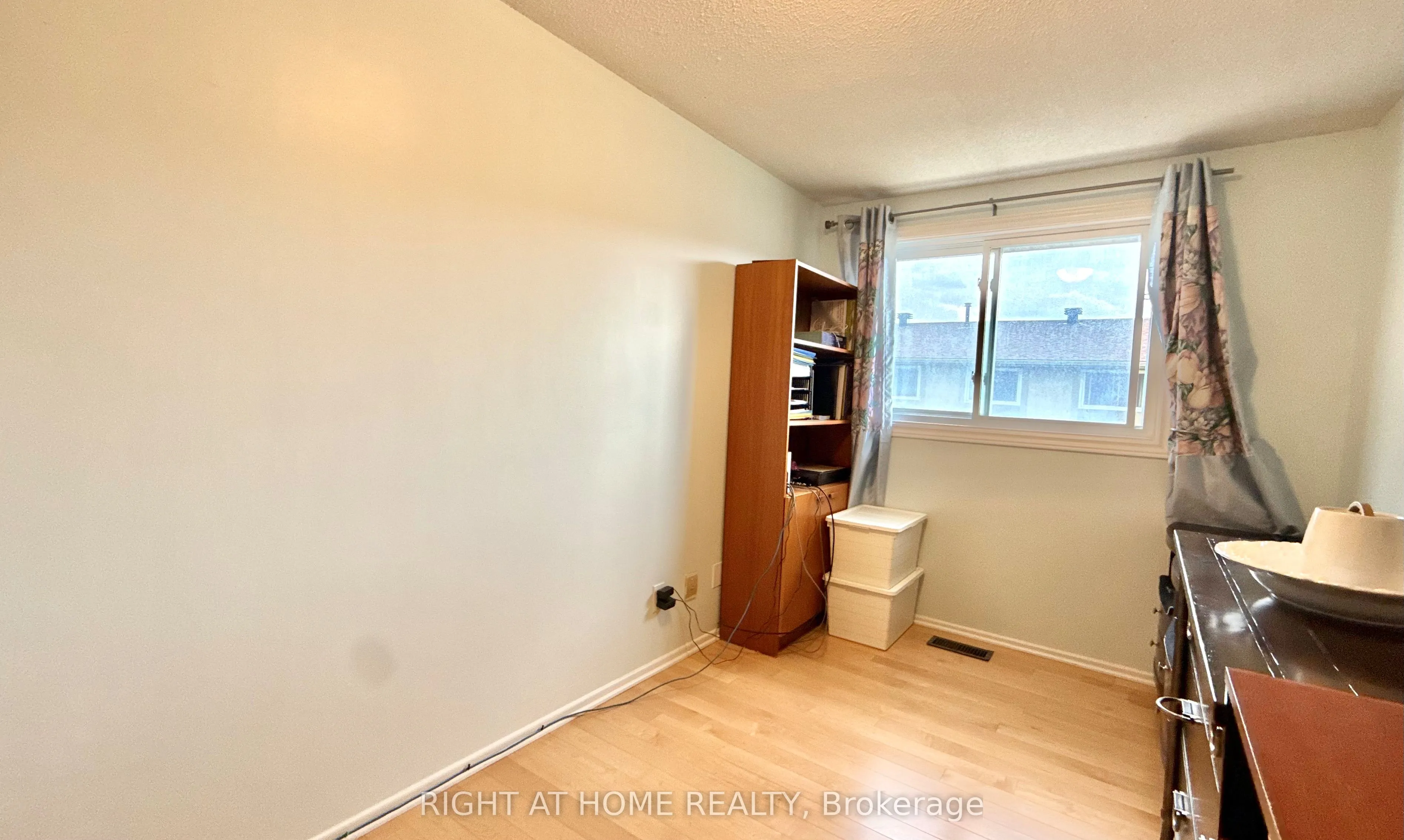 475 MOODIE Drive, #E