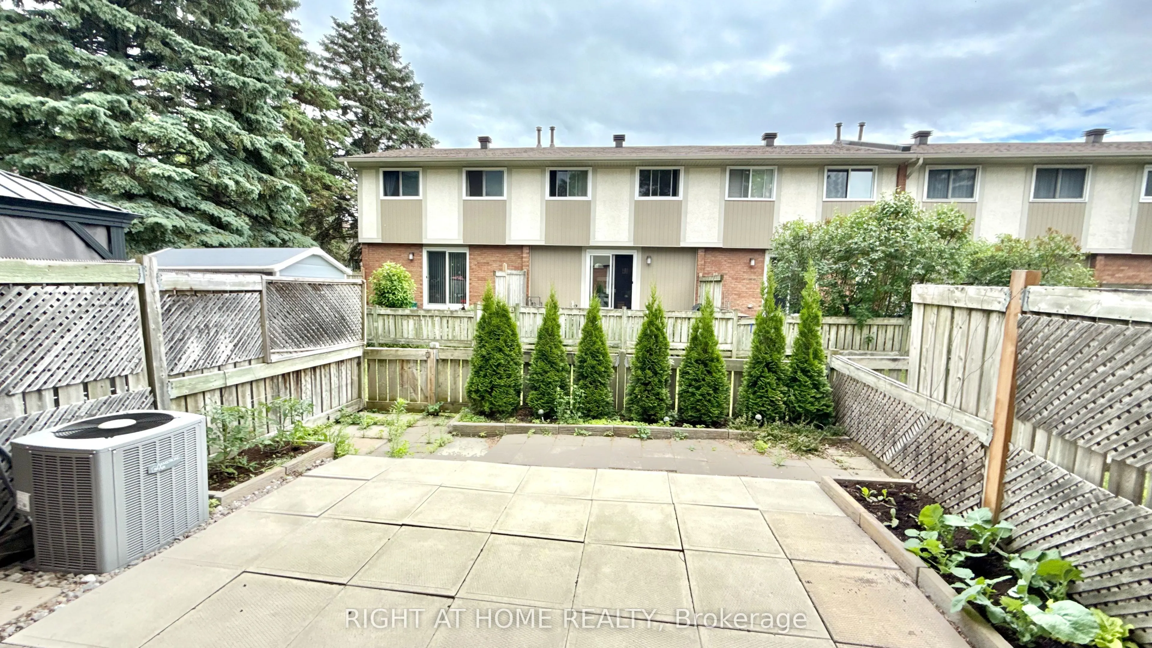 475 MOODIE Drive, #E