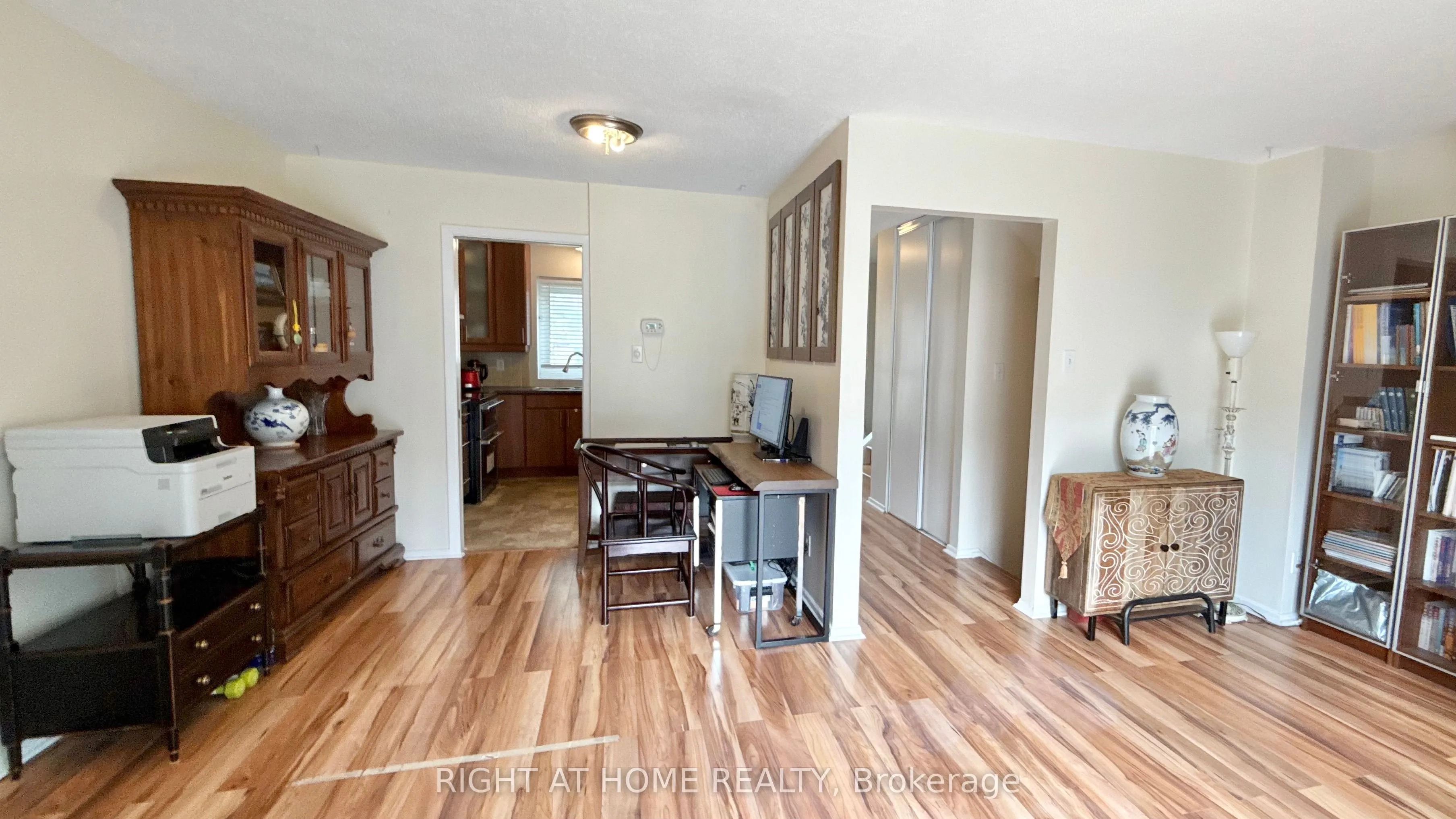 475 MOODIE Drive, #E