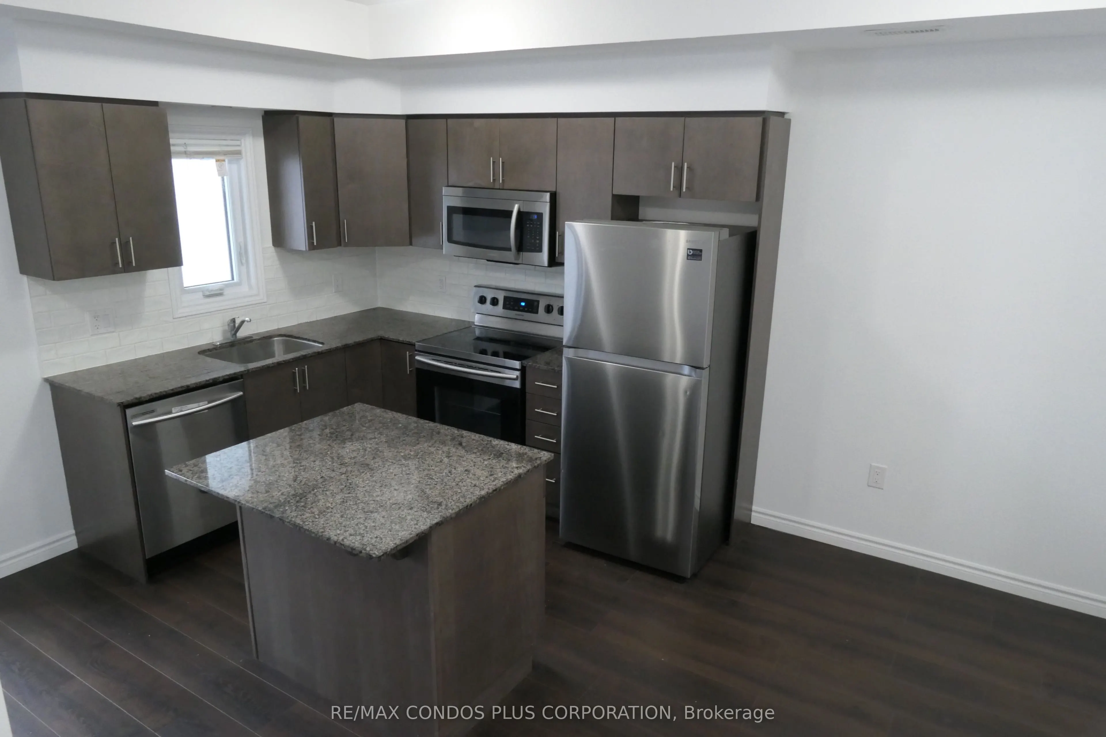 1430 Highland Road W, #31a