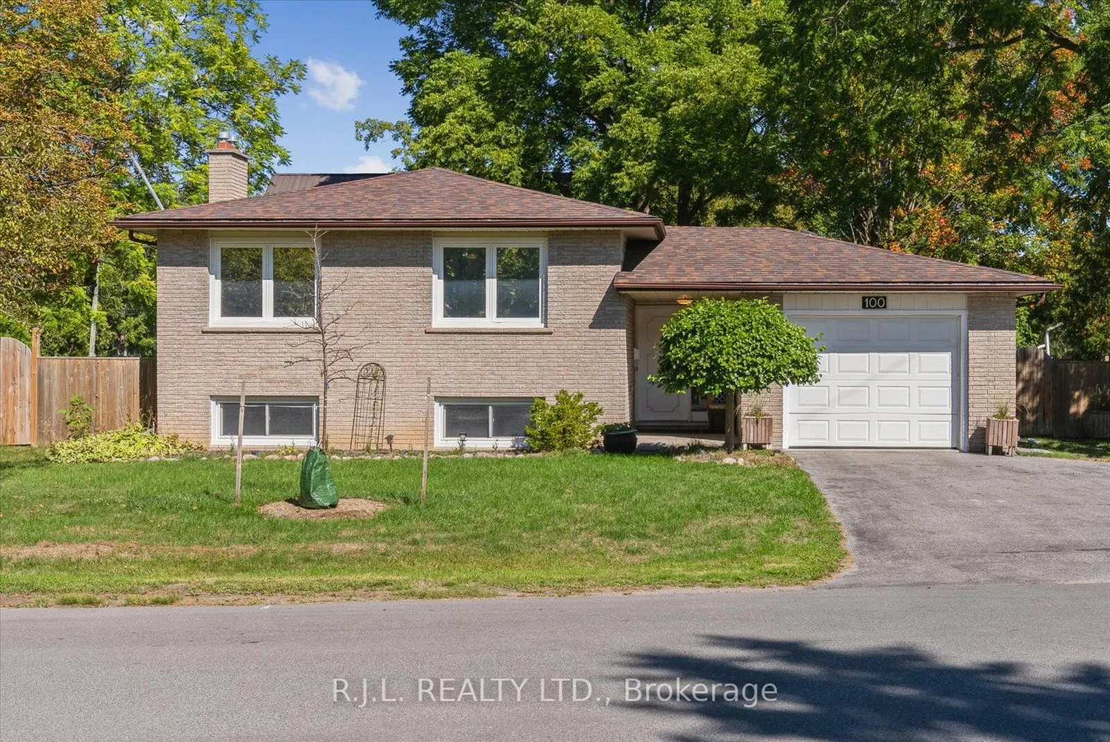 100 Facendi Drive