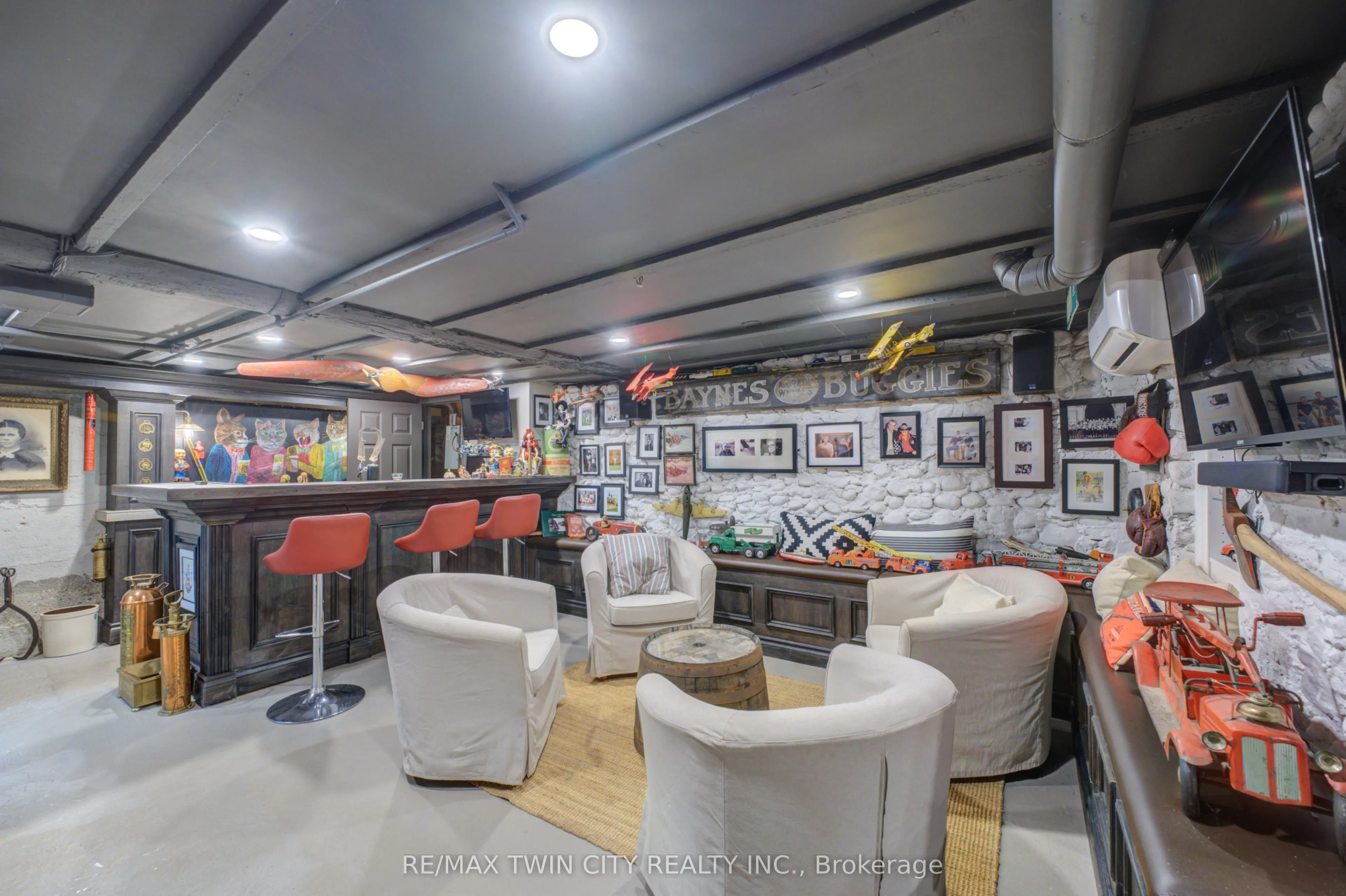 60-62 Colborne Street W