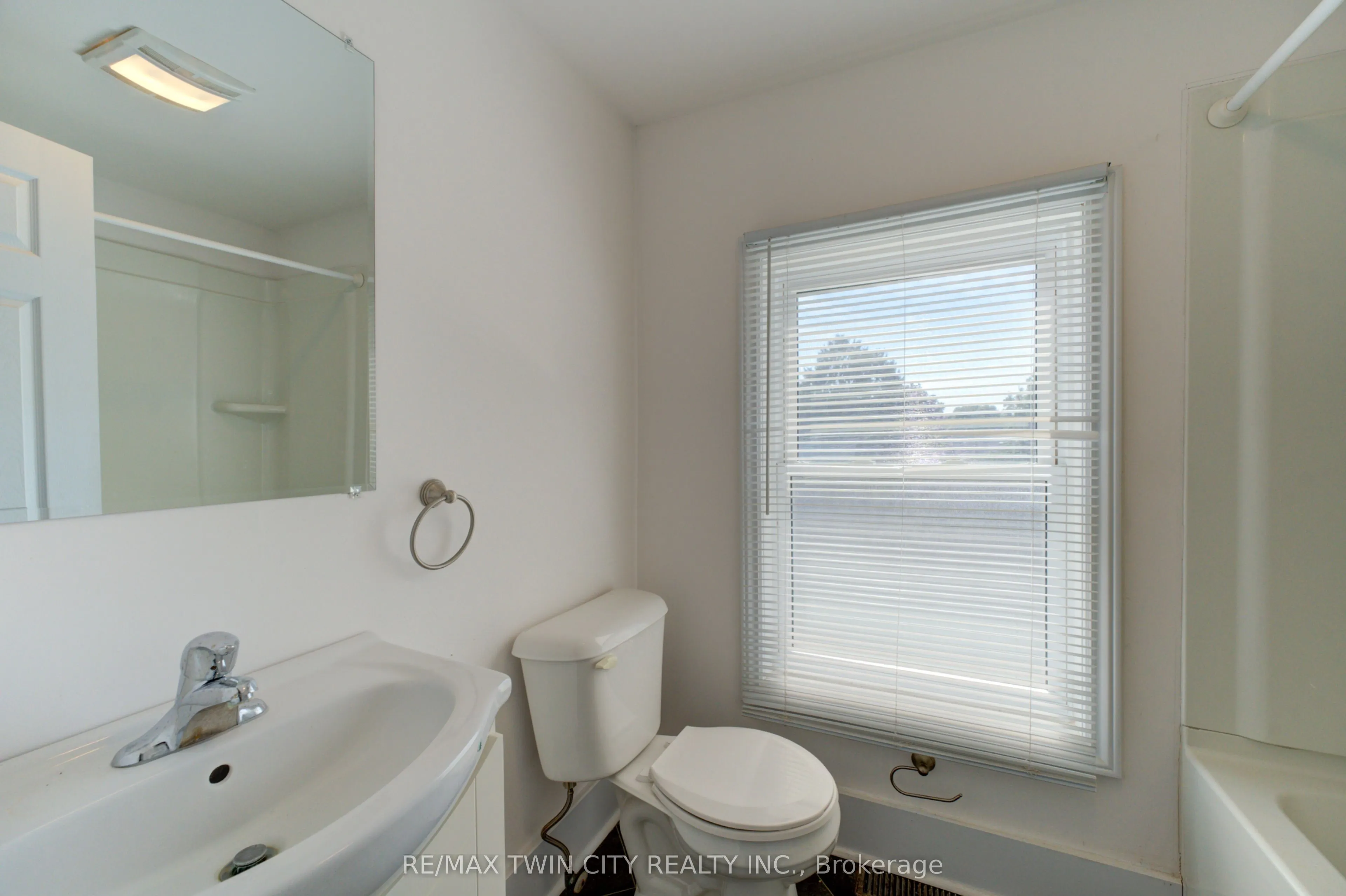 60-62 Colborne Street W