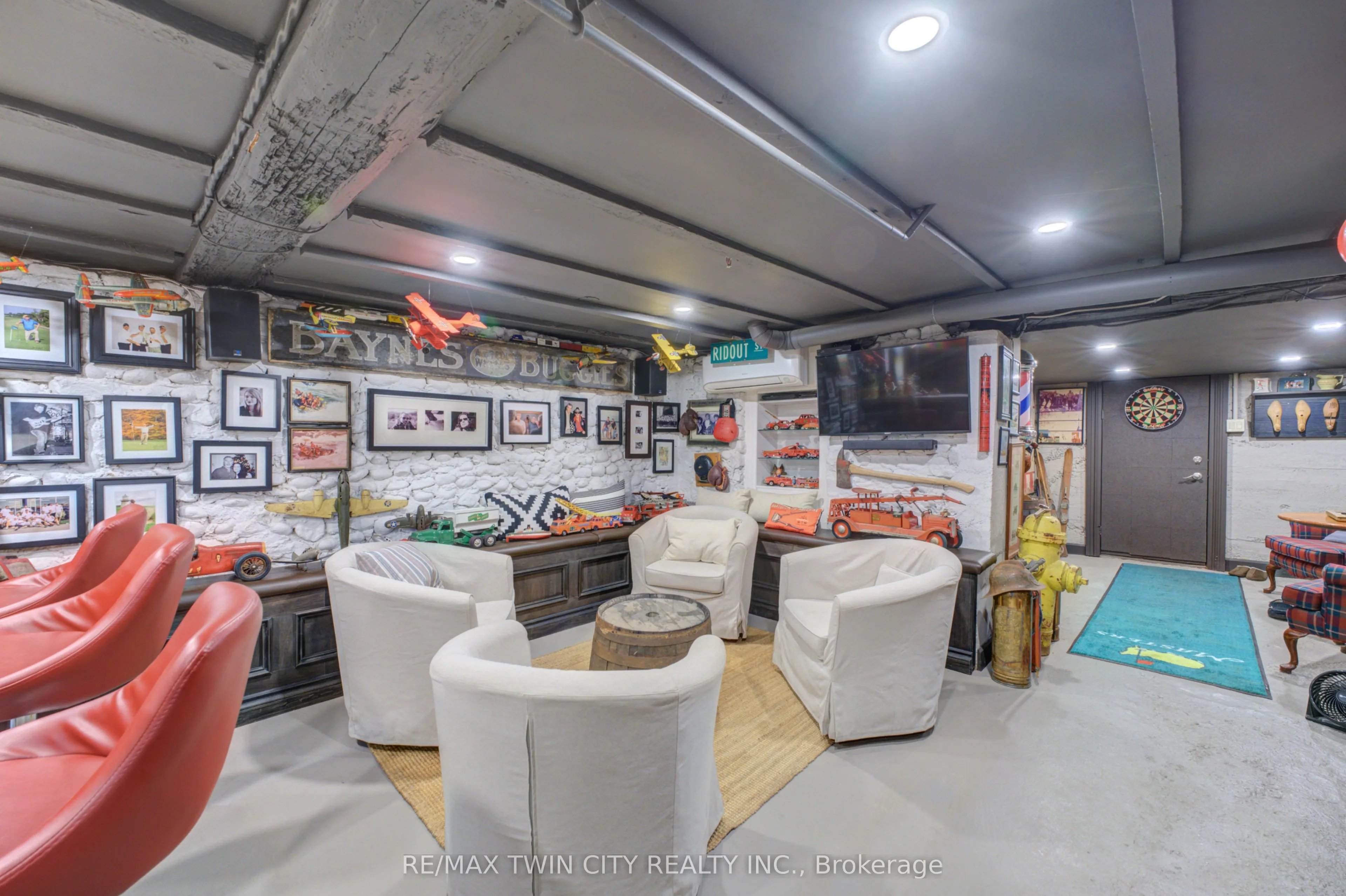 60-62 Colborne Street W