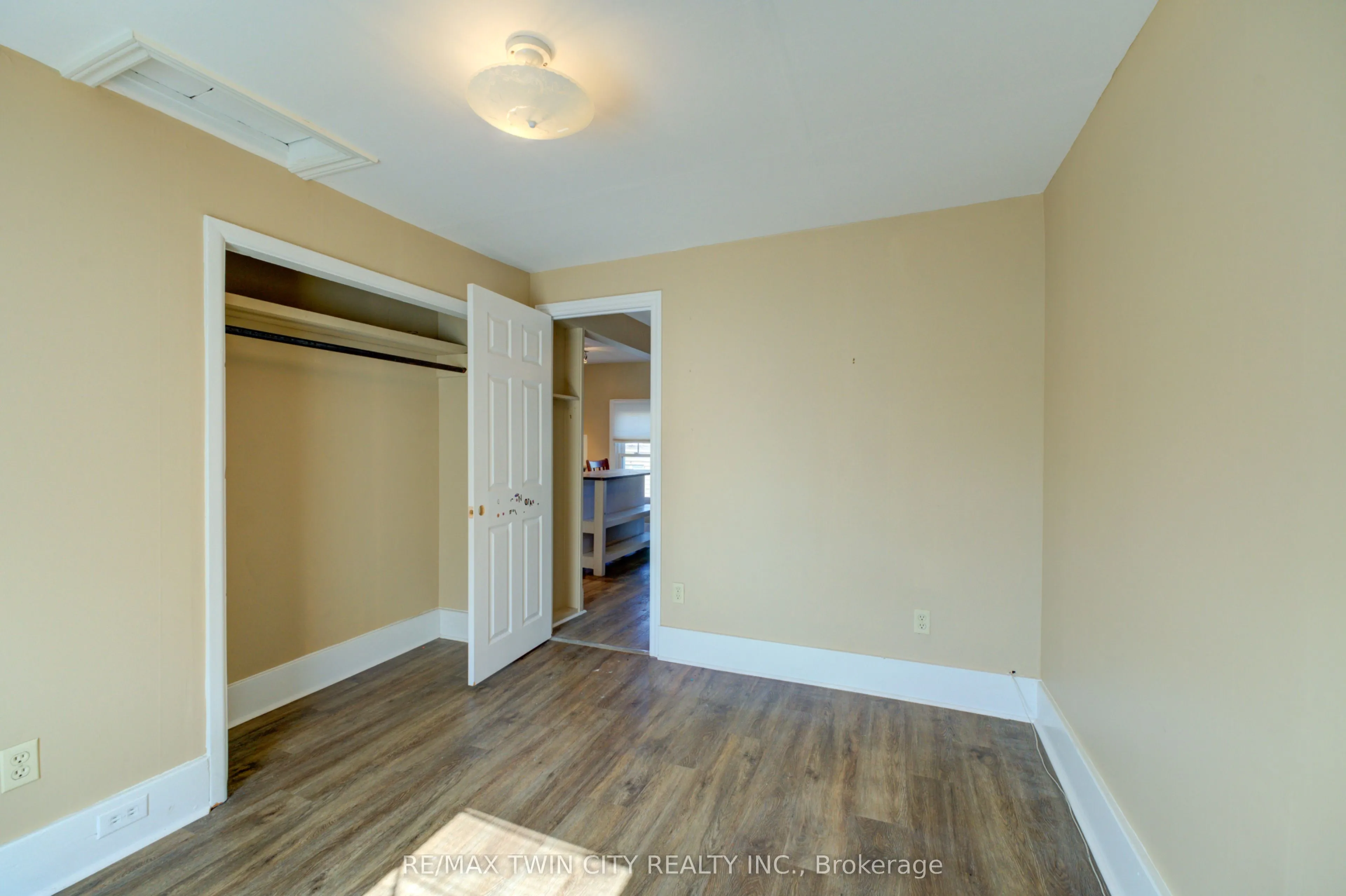 60-62 Colborne Street W