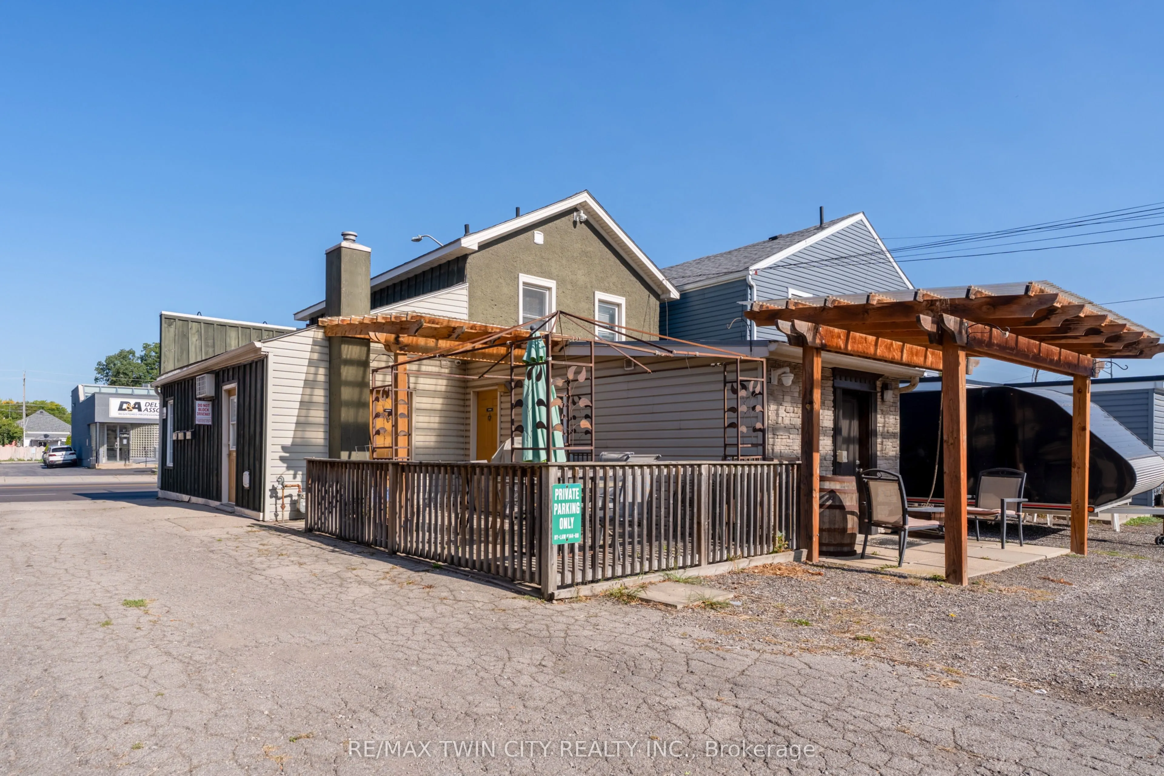 60-62 Colborne Street W