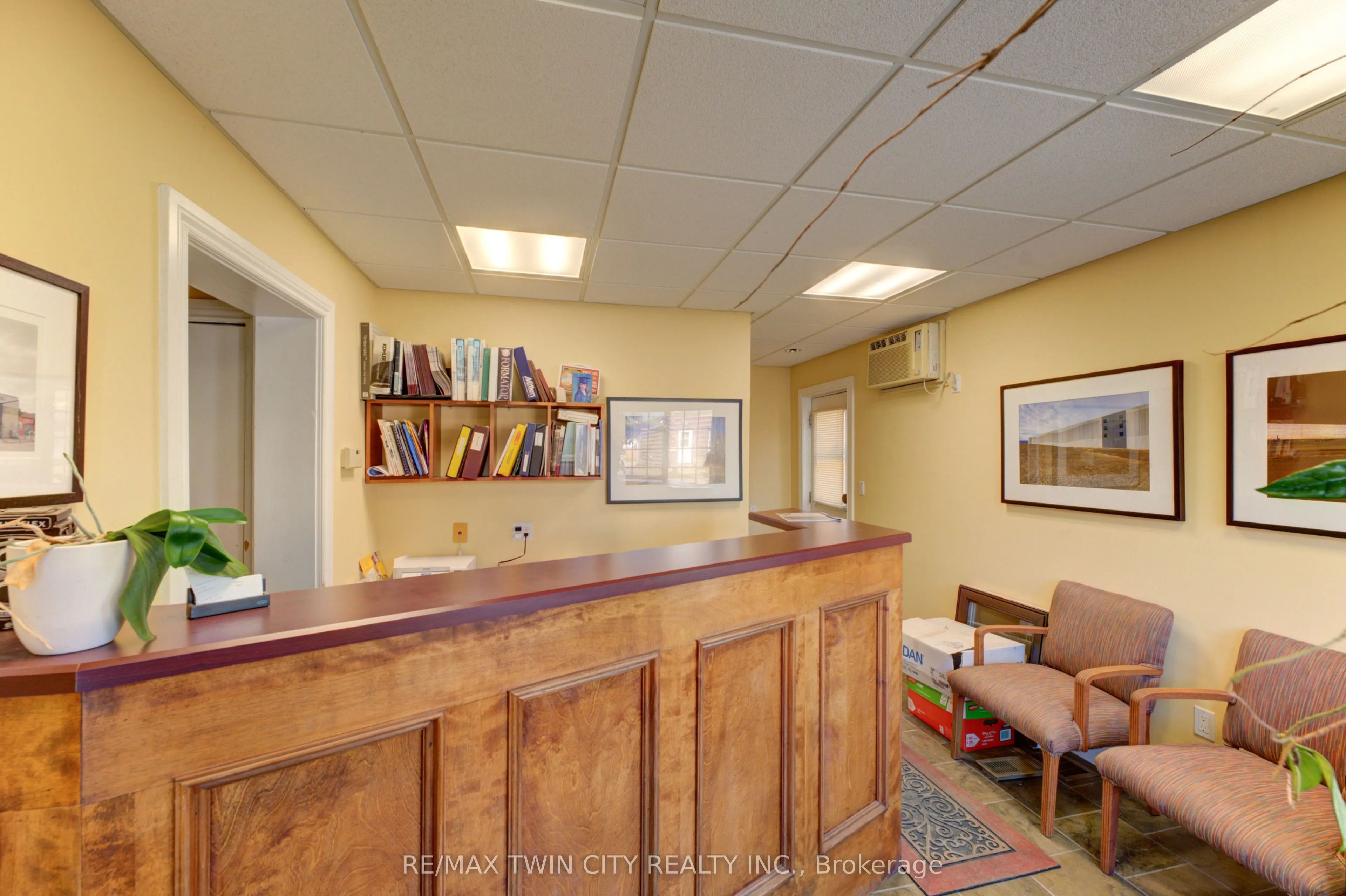 60-62 Colborne Street W
