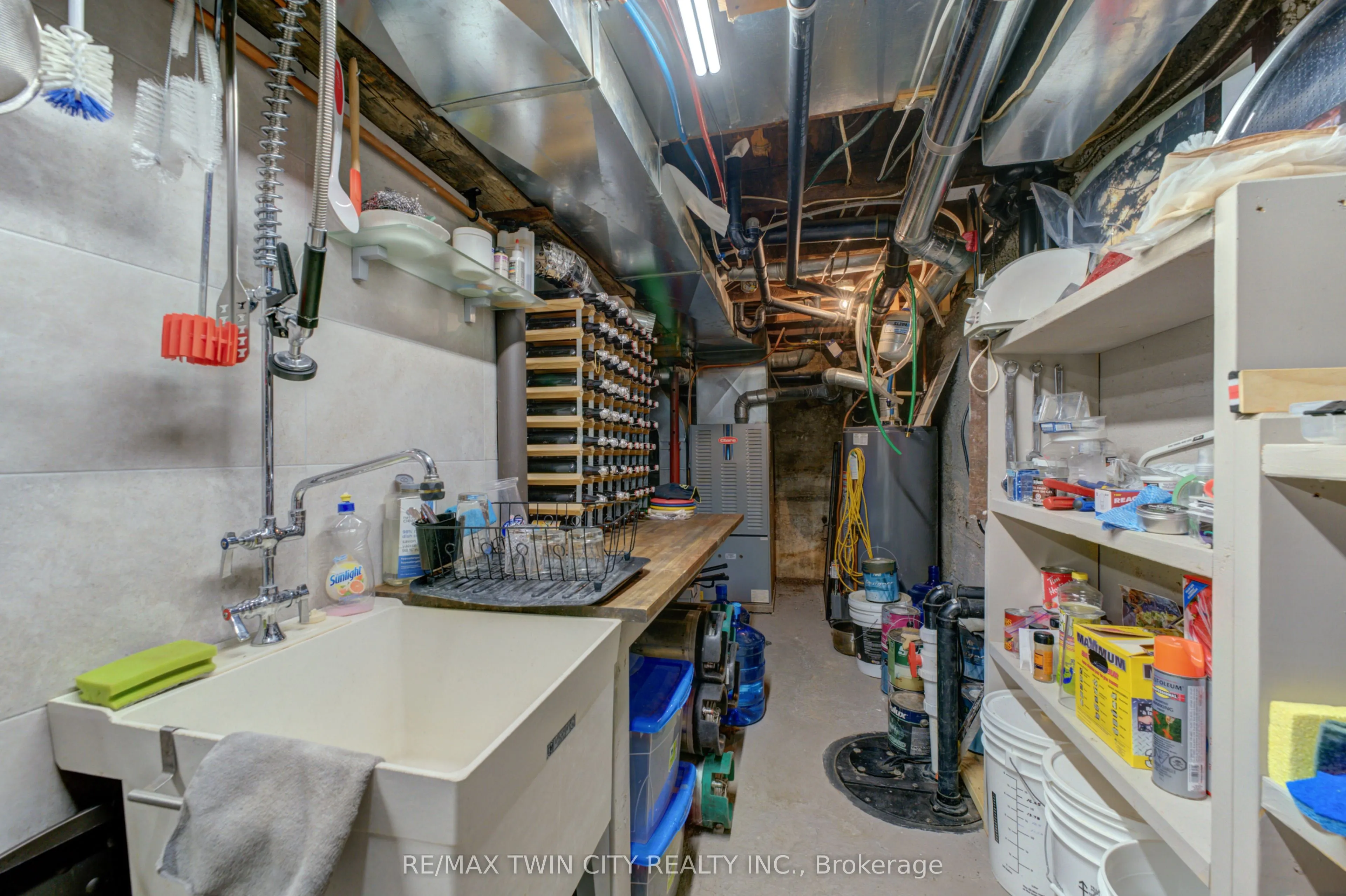 60-62 Colborne Street W