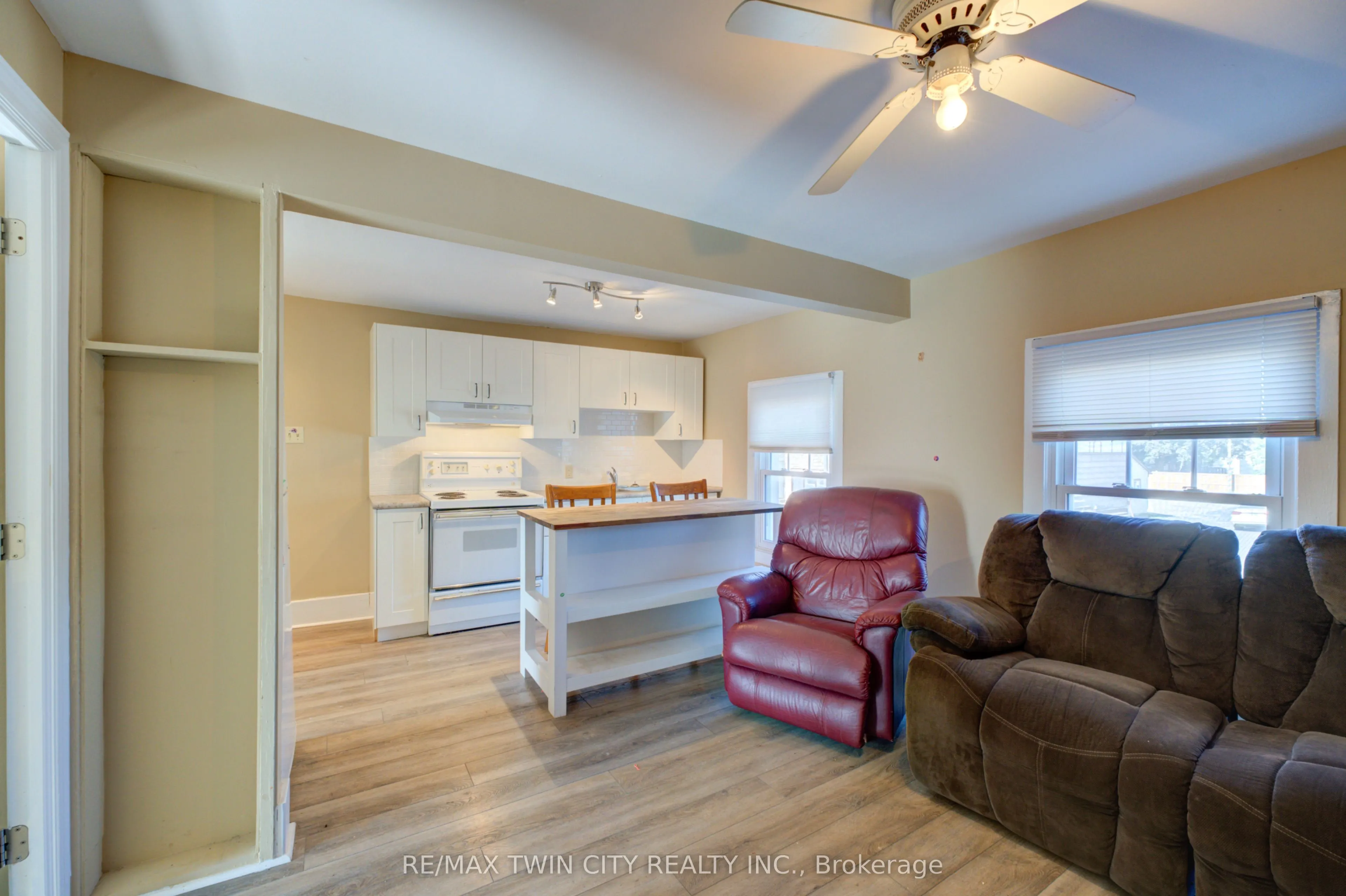 60-62 Colborne Street W