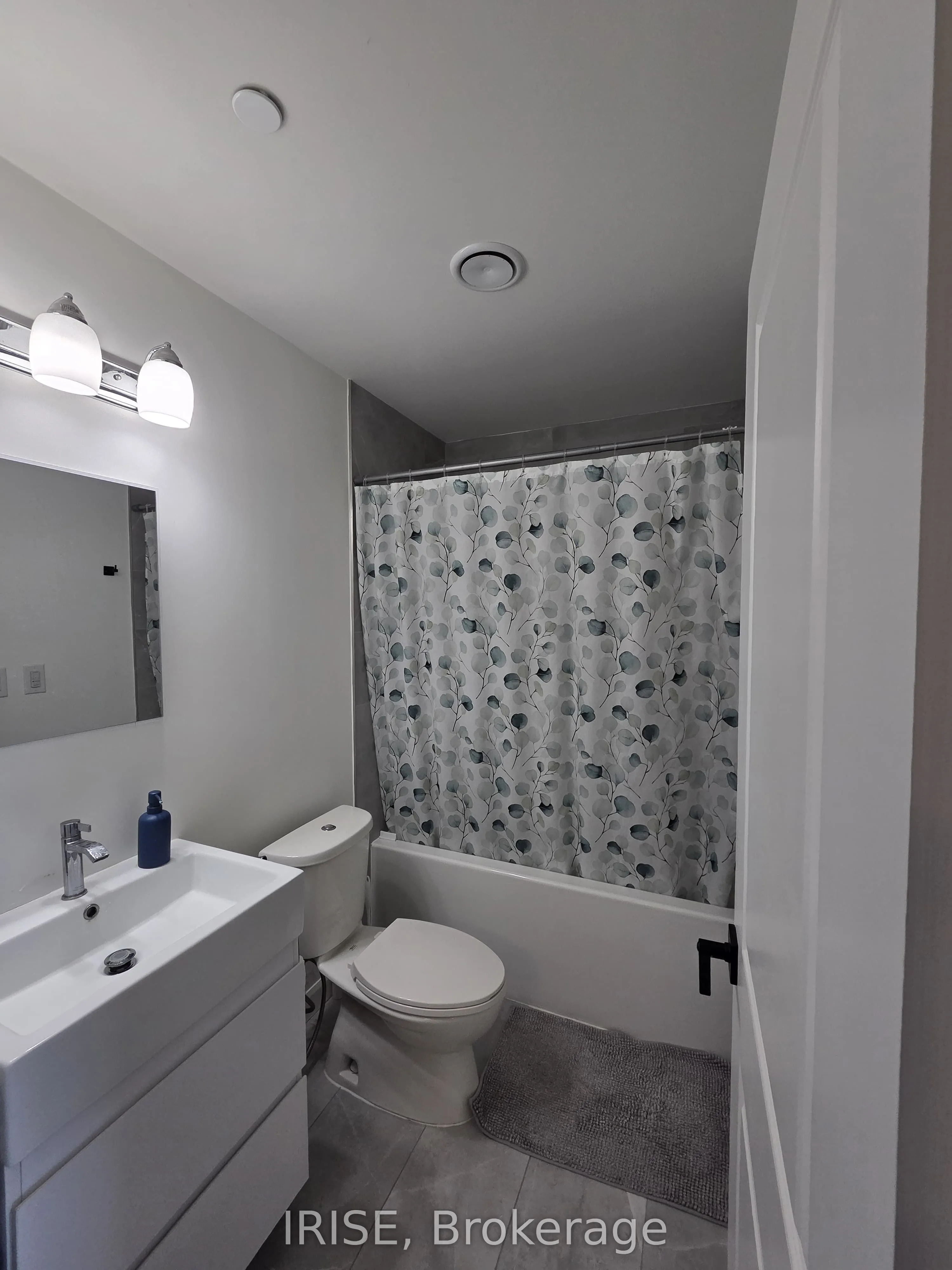 7 Erie Avenue, #401