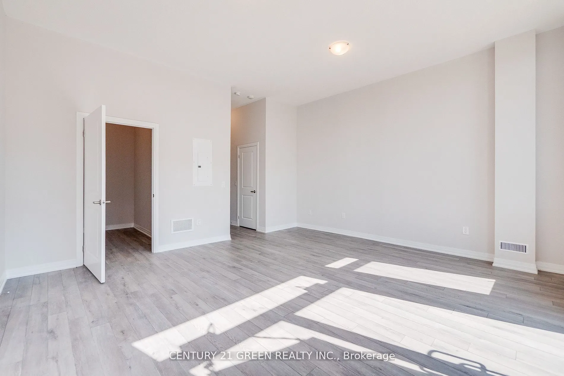 585 Colborne Street, #104